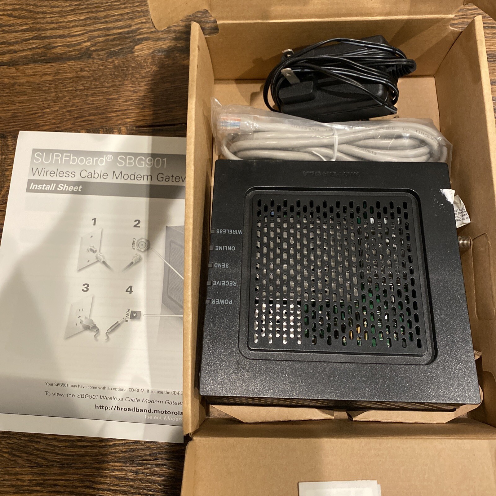 Motorola SBG901 SURFboard Wireless Gateway Cable Modem