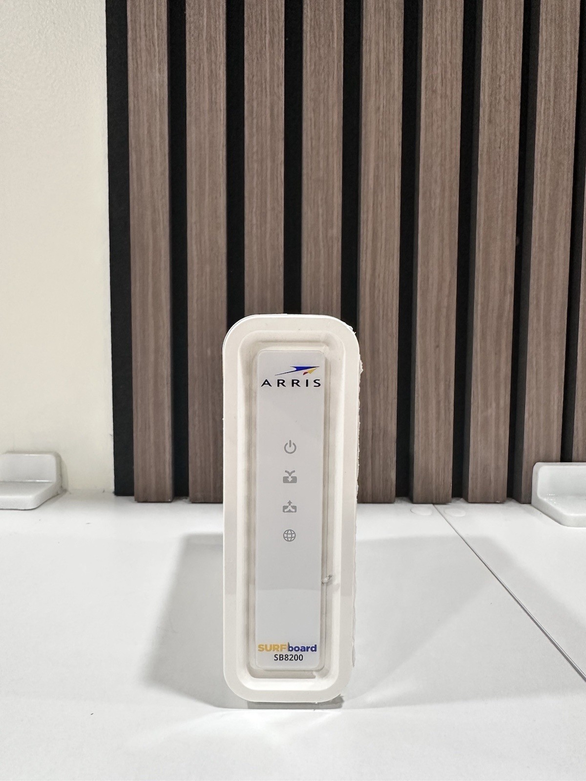 ARRIS SURFboard SB8200 DOCSIS 3.1 Cable Modem – 2 Gbps, New, WO Power Cord & Box