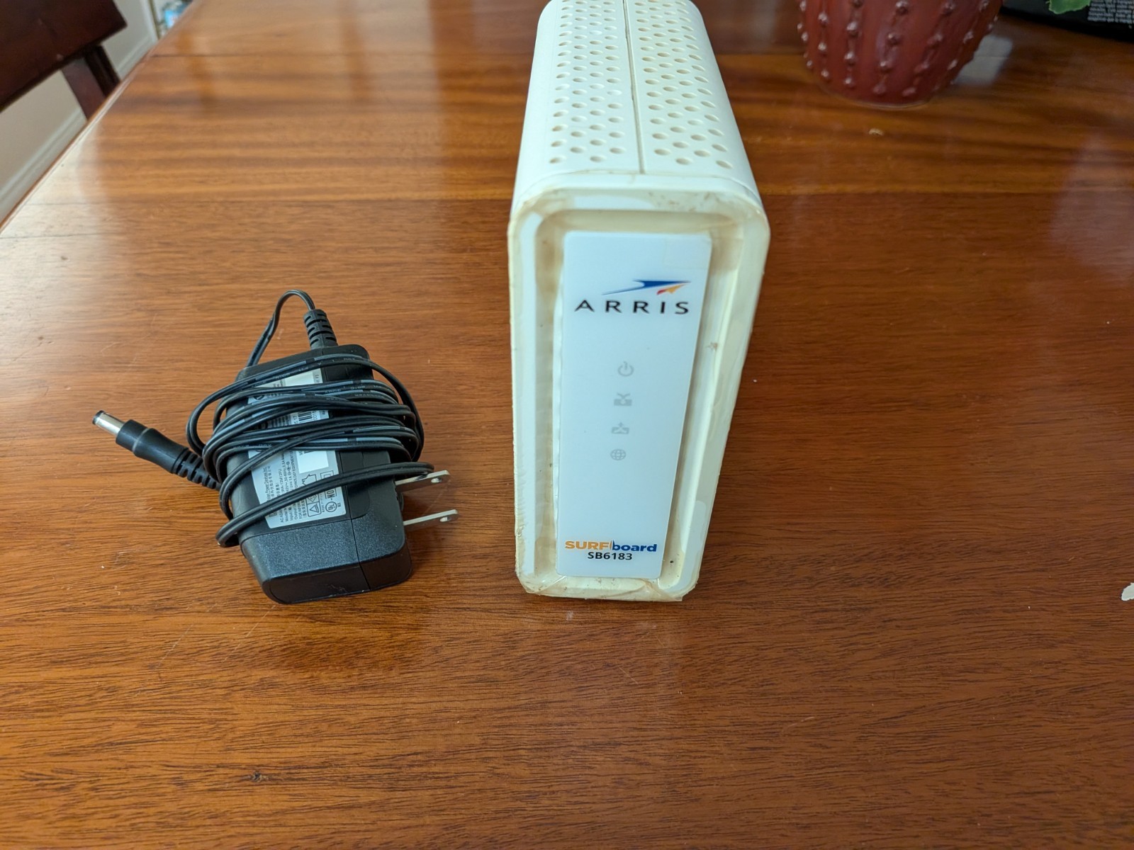 ARRIS SURFboard SB6183 DOCSIS 3.0 Cable Modem 686 Mbps Spectrum