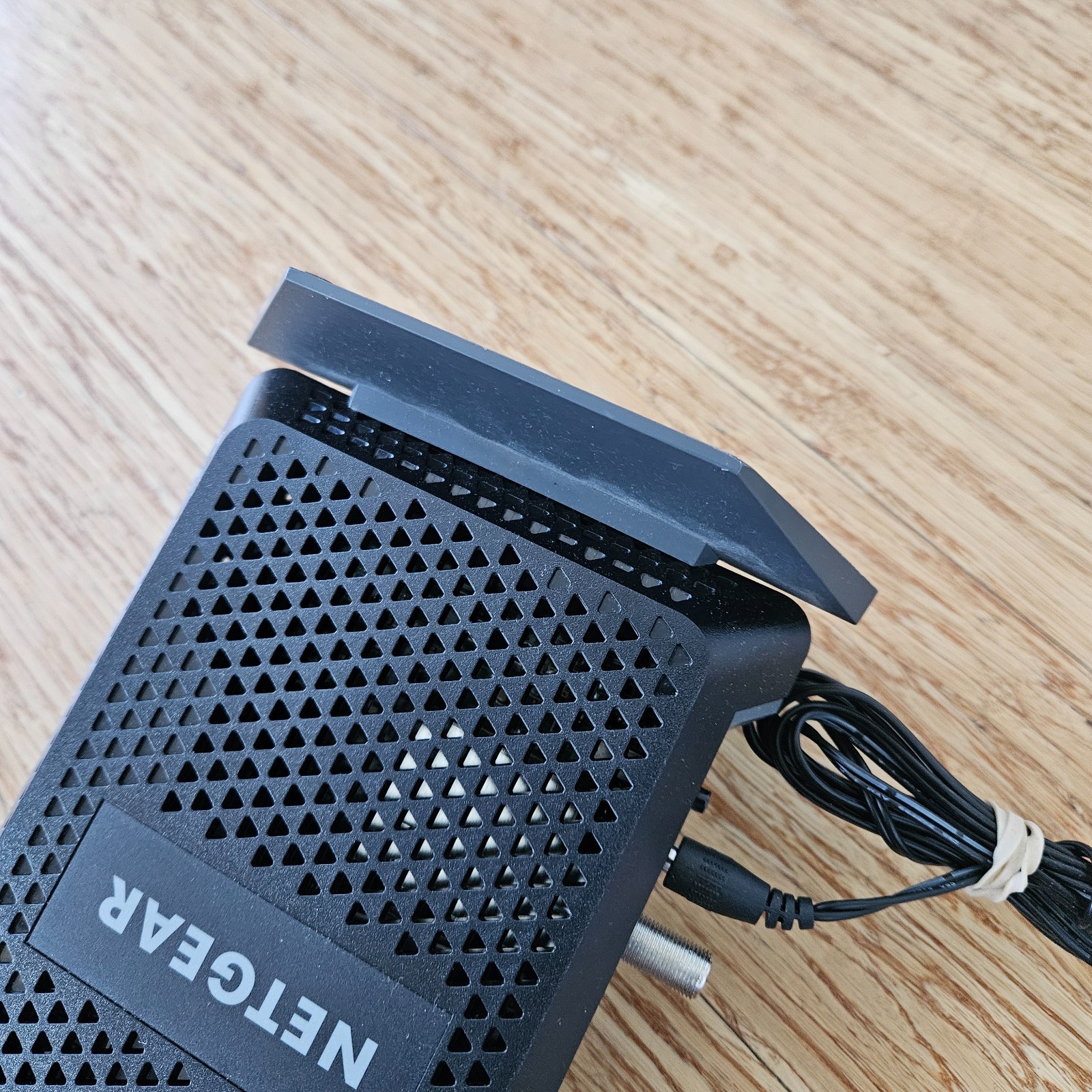 Netgear CM600 High Speed Cable Modem 24×8 DOCSIS 3.0 for Xfinity, Spectrum, Cox