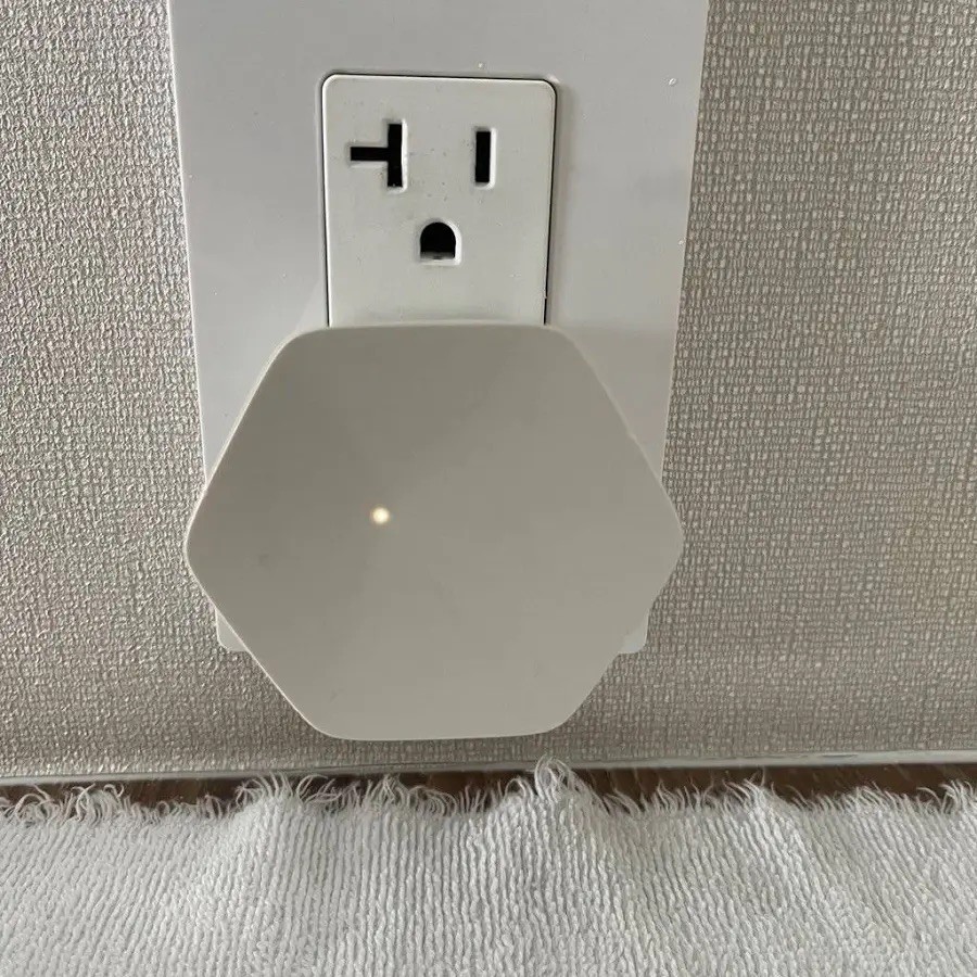 Xfinity XFI Pod Wifi Network Range Extender – White – XE1-S – Fast Ship!
