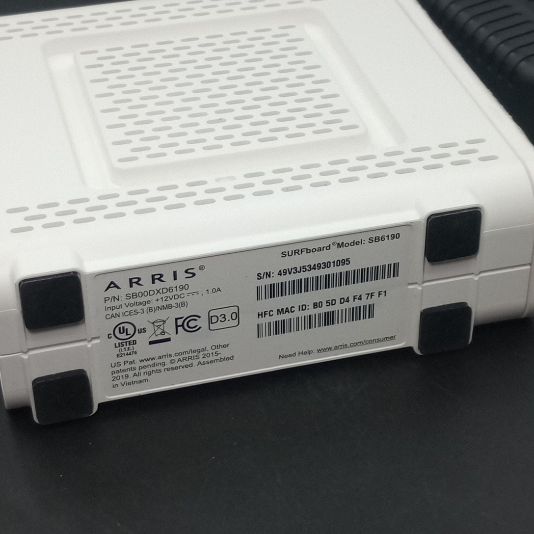 ARRIS SURFboard SB6190 DOCSIS 3.0 Cable Modem READ & SEE PHOTOS