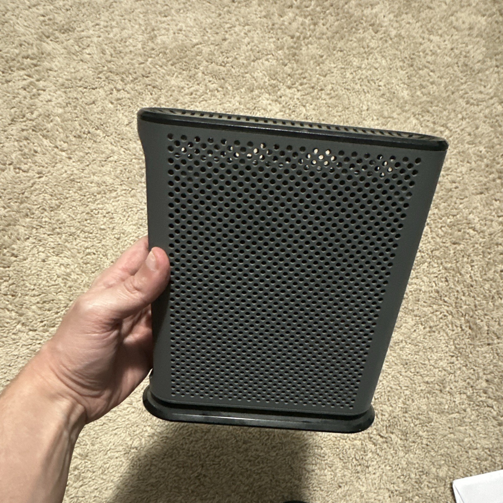 Motorola MB8600 DOCSIS 3.1 Cable Modem 1 LAN Ethernet Port, Unit ONLY, no cords