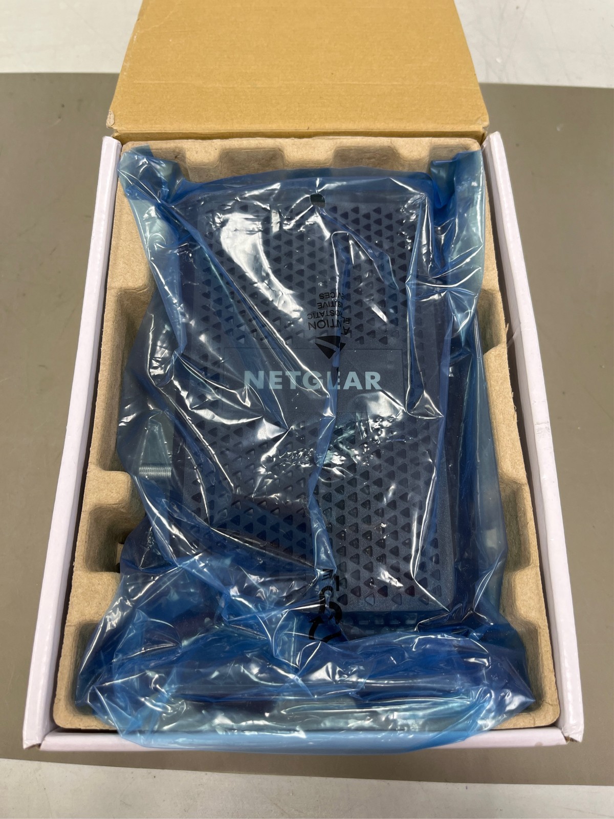 NETGEAR CM600 (24×8) DOCSIS 3.0 Cable Modem. Max Download speeds of 960Mbps. Cer