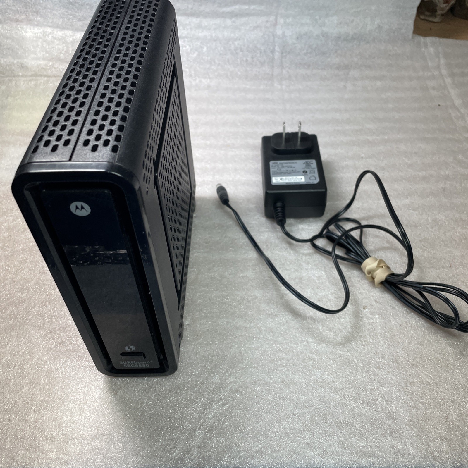 MOTOROLA ARRIS SURFboard SBG6580 DOCSIS 3.0 Cable Modem. tested And Works.