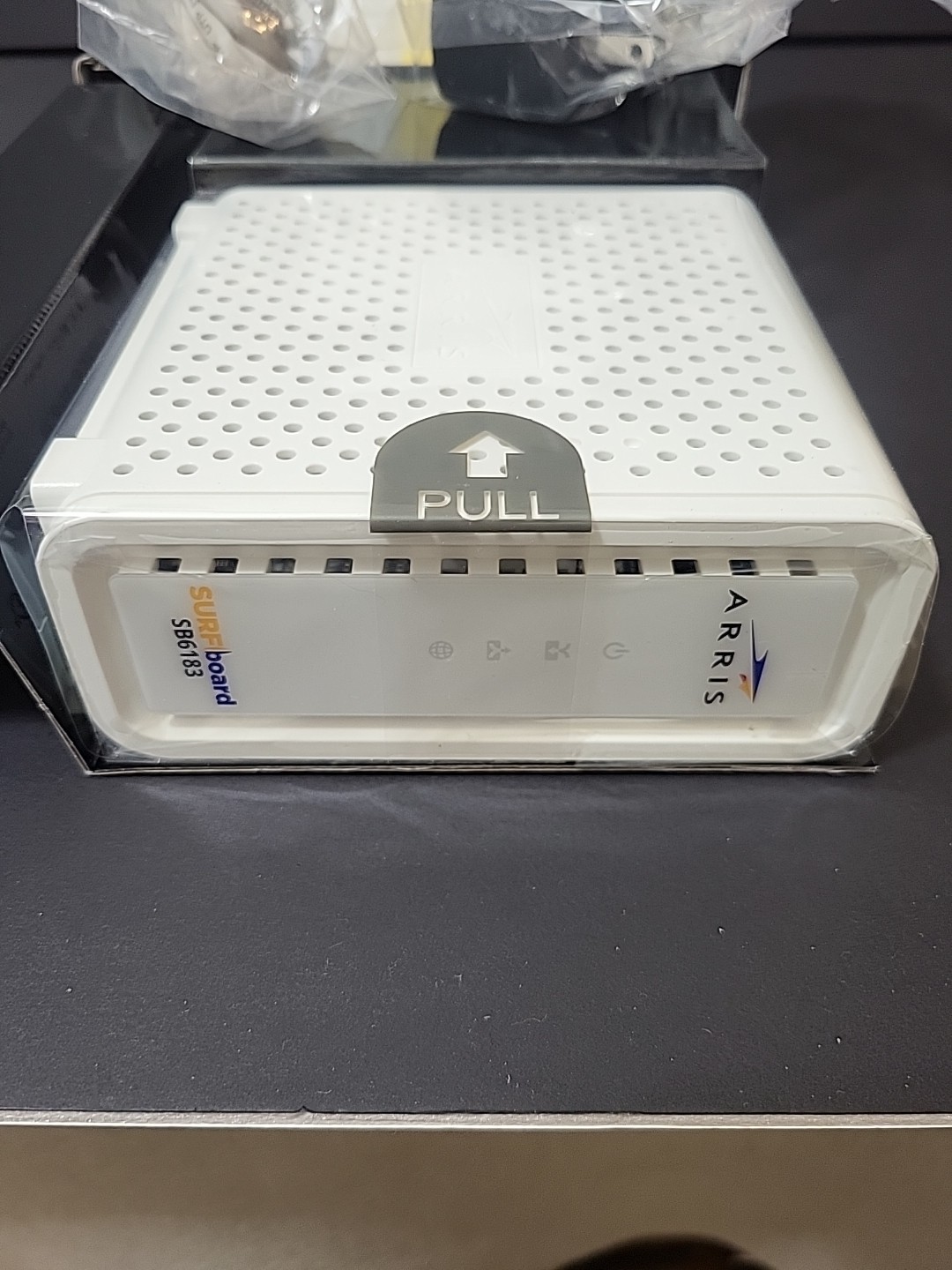 ARRIS SB6183 686 Mbps Cable Modem, White Box Part No. 593725-005 New Open Box