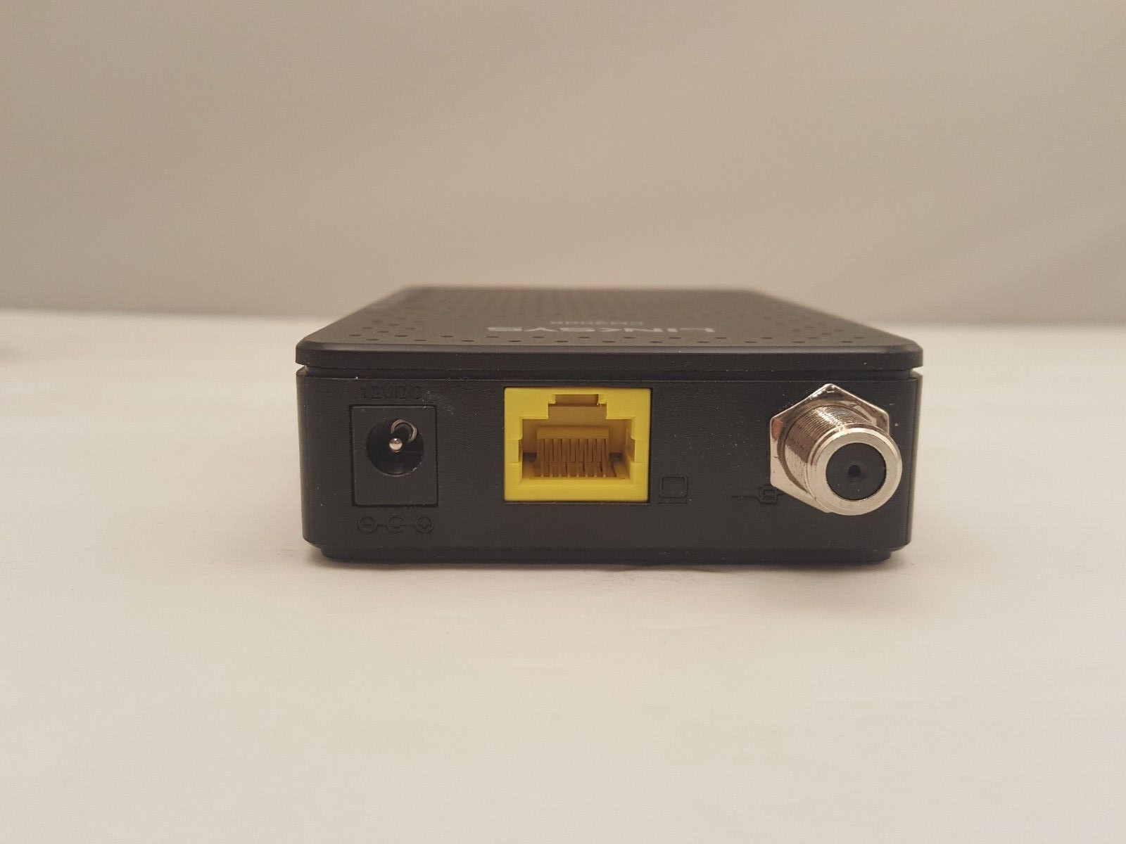 LINKSYS 8 x 4 Cable Modem | 8 x 4 Bonded Channels | DOCSIS 3.0 | CM3008 | USED