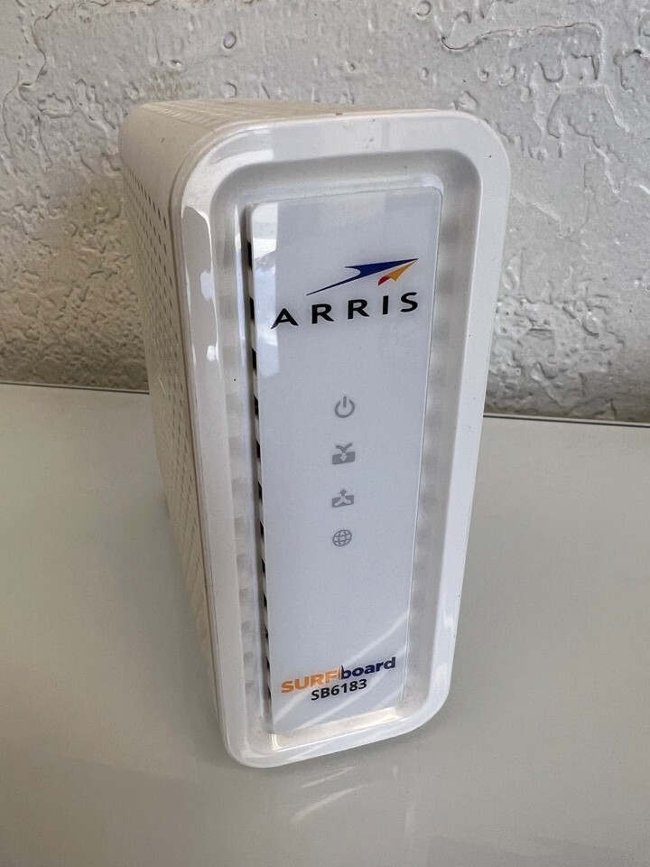 ARRIS SurfBoard SB6183 686 Mbps Cable Modem – White – Used