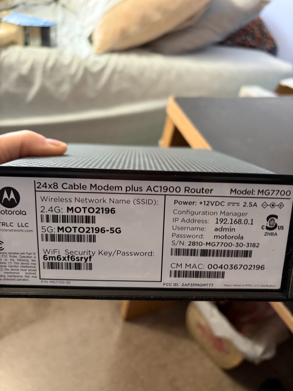 Motorola MG7700 AC1900 Dual-Band DOCSIS 3.0 Cable Modem WiFi Router w Power Cord