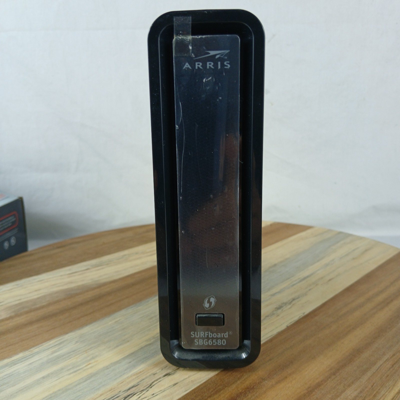 Motorola ARRIS SURFboard SBG6580 DOCSIS 3.0 Cable Modem w/ Built-in Wi-Fi Router