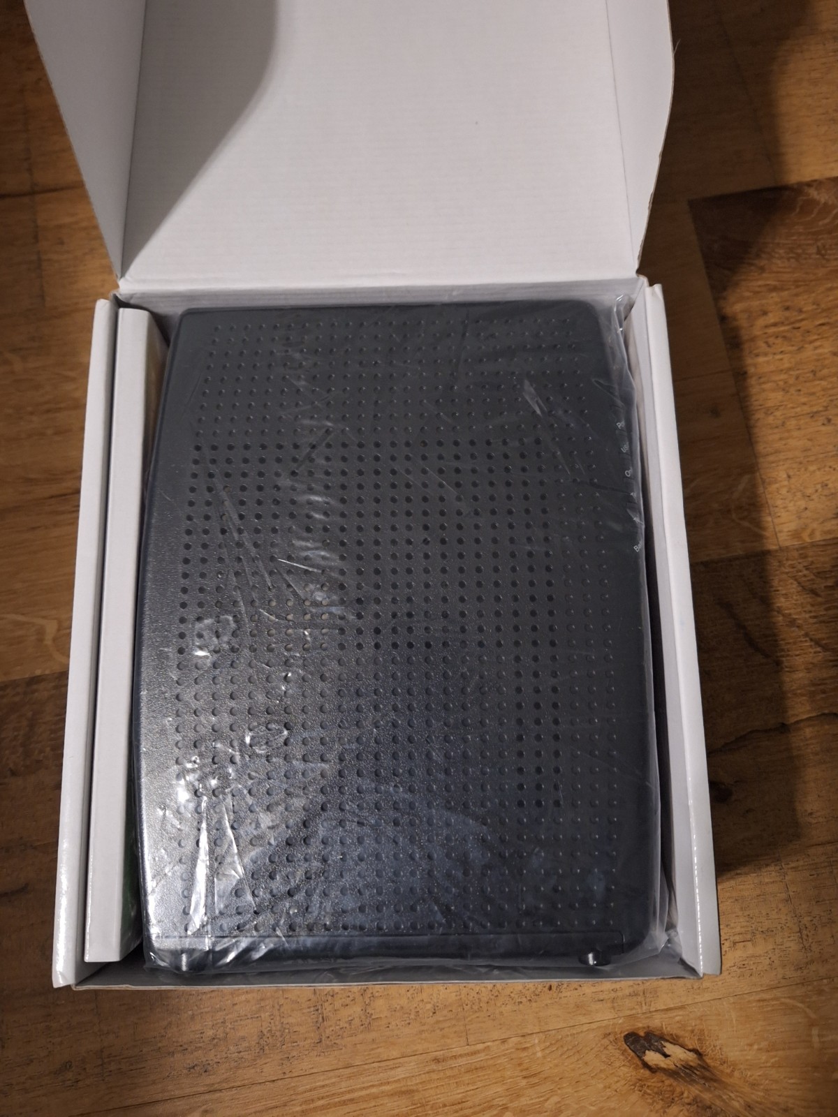ARRIS SBV3202 Docsis 3.0 1.4 Gbps Voice Cable Modem Xfinity – Black