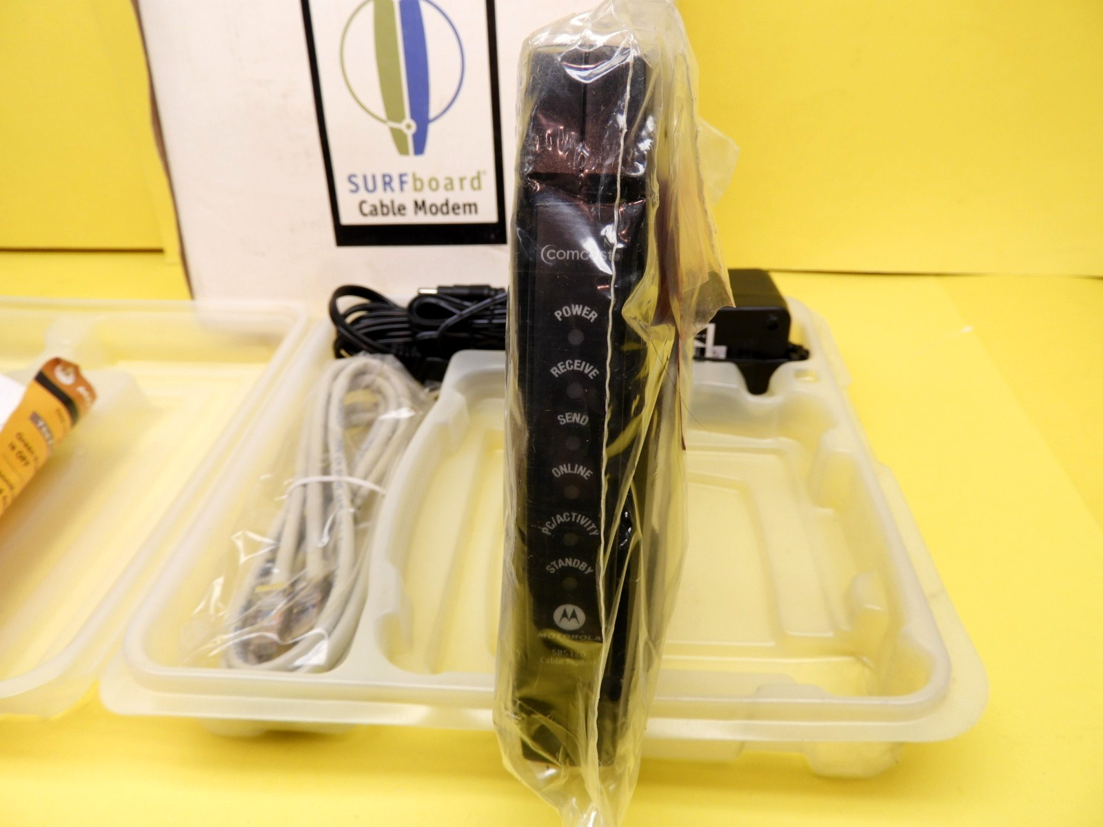 MOTORLA MODEL SB5120 SURFBOARD INTERNET CABLE MODEM COMCAST XFINITY 2002 BOXED