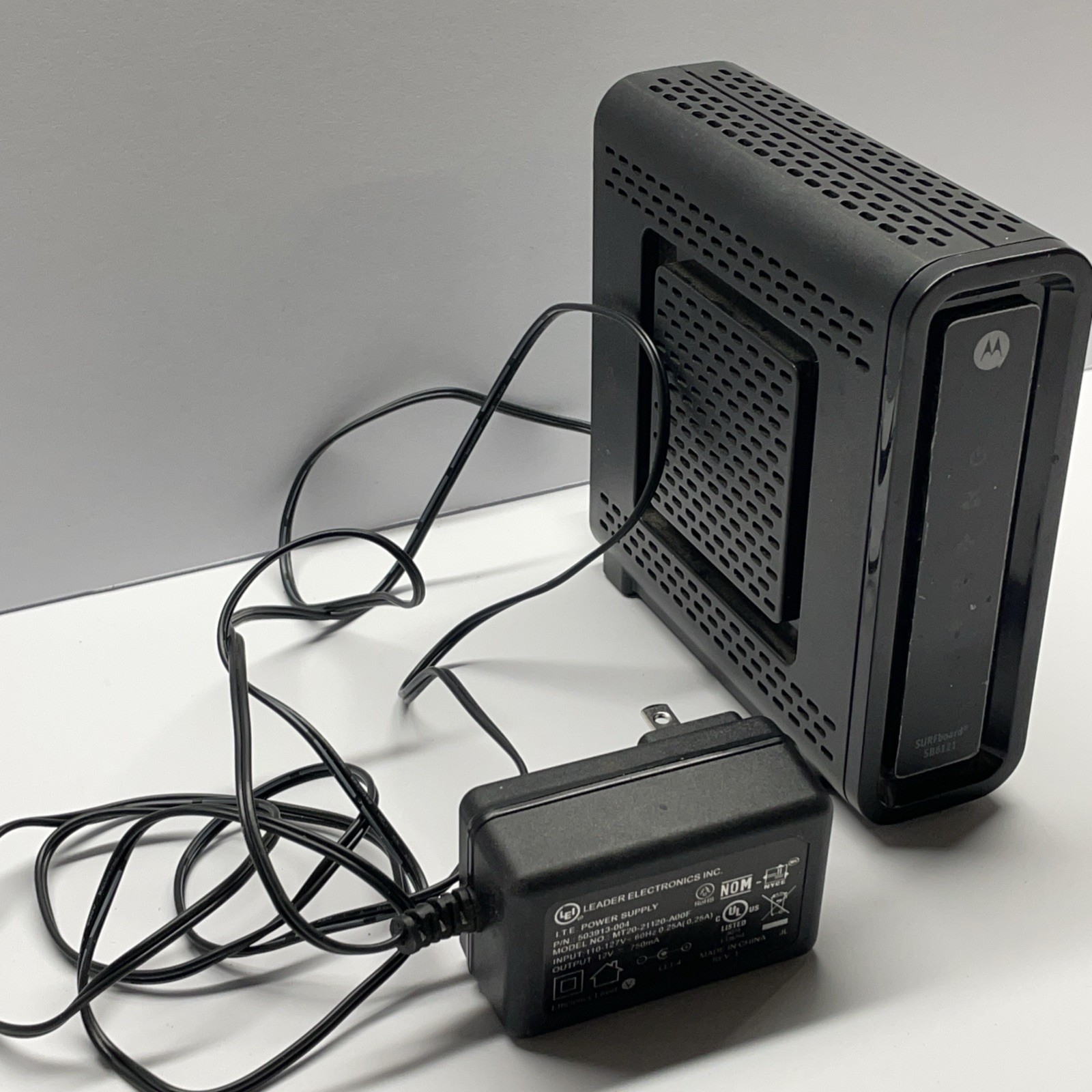 Motorola SURFboard (SB6121) 300 Mbps Modem