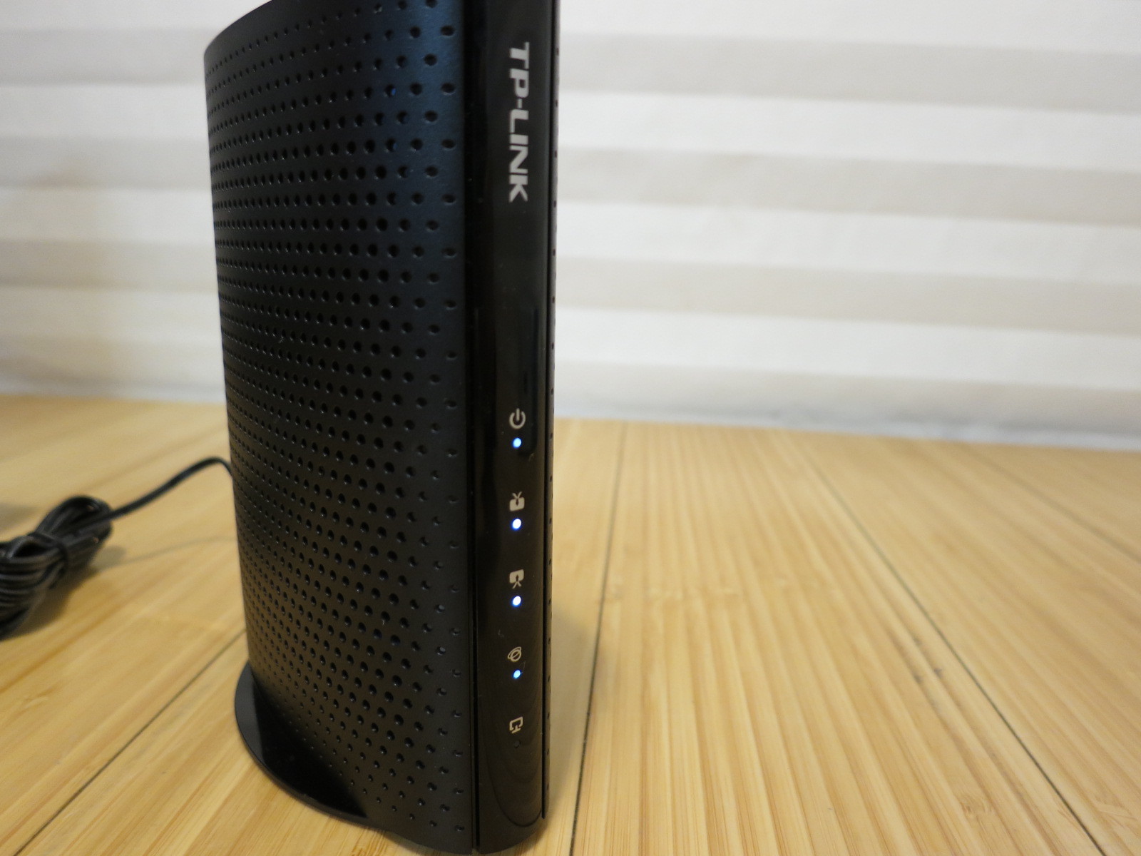 TP-Link DOCSIS 3.0 Cable Modem Black TC7610 TC-7610 343 Mbps Xfinity Cox