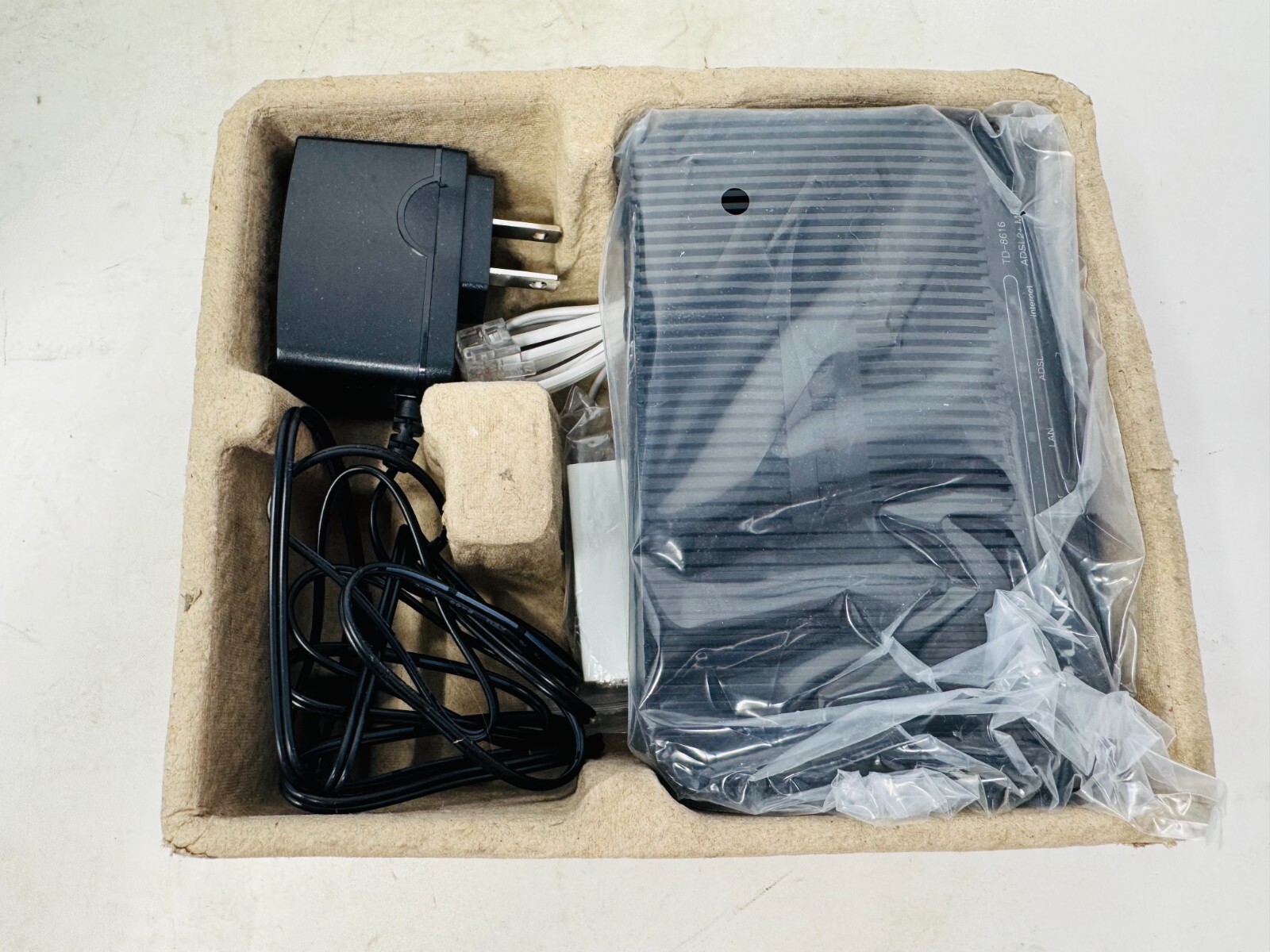 TP-Link ADSL2 + Modem 24 Mbps Downstream Bandwidth TD-8616 Open Box
