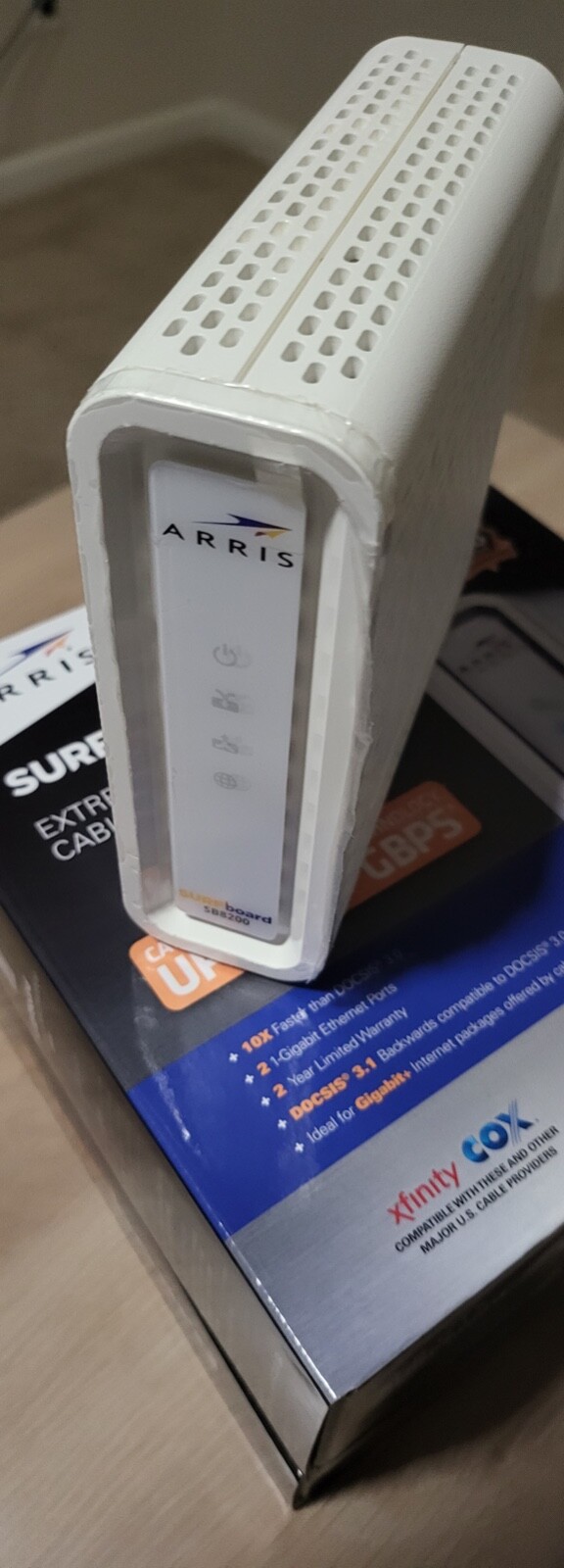 ARRIS SB8200 10 Gbps 2 Port Cable Modem