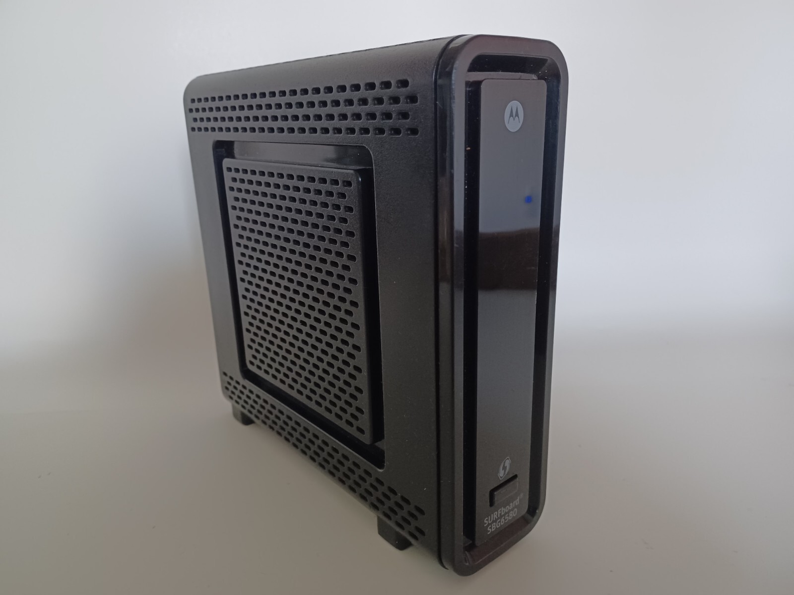 Motorola SBG6580 SURFboard 343 Mbps 4 Port Gigabit Cable Modem