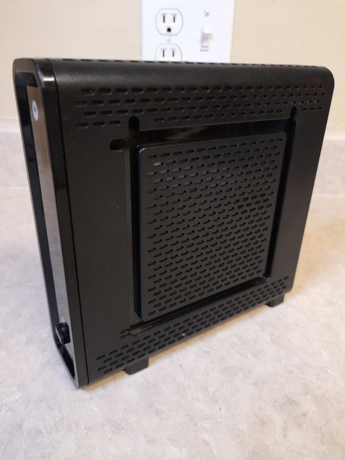 Motorola SBG6580 DOCSIS 3.0 Wireless Cable Modem Router Unit Only!