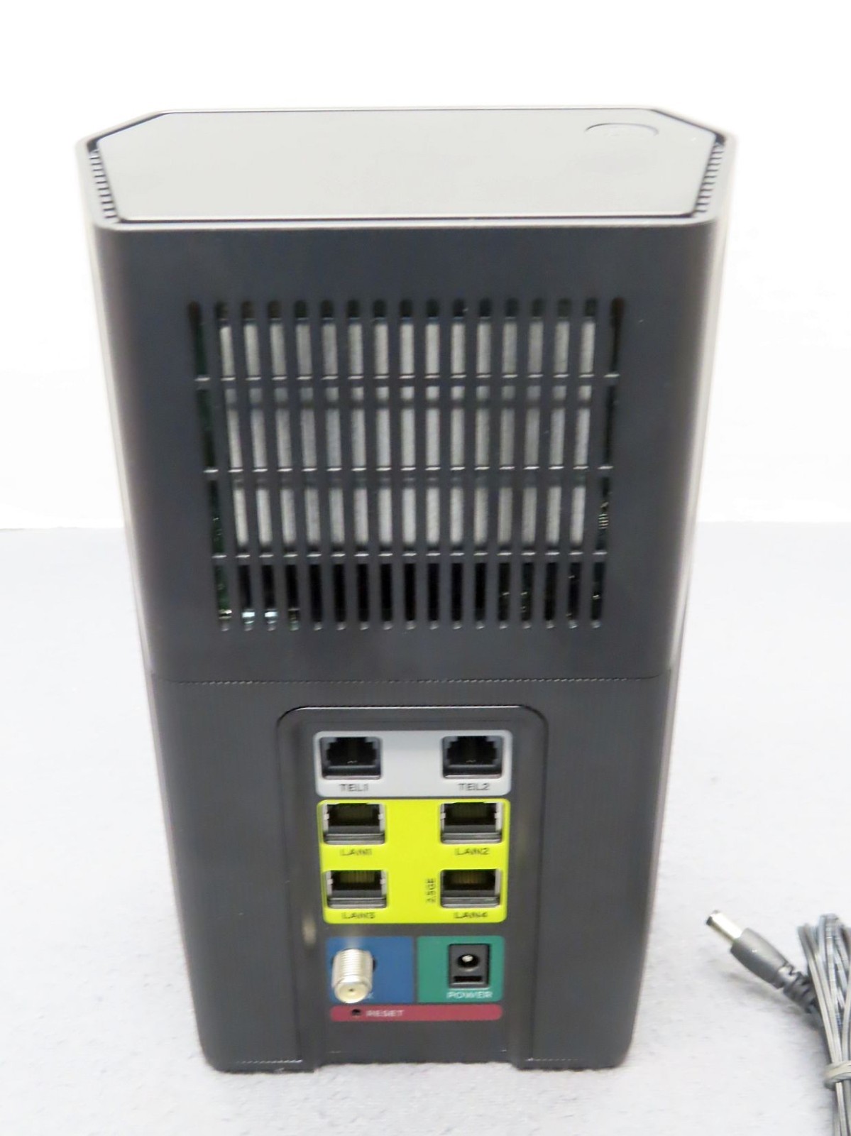 Motorola – MT8733 DOCSIS 3.1 Modem + AX6000 Router with Voice for Xfinity