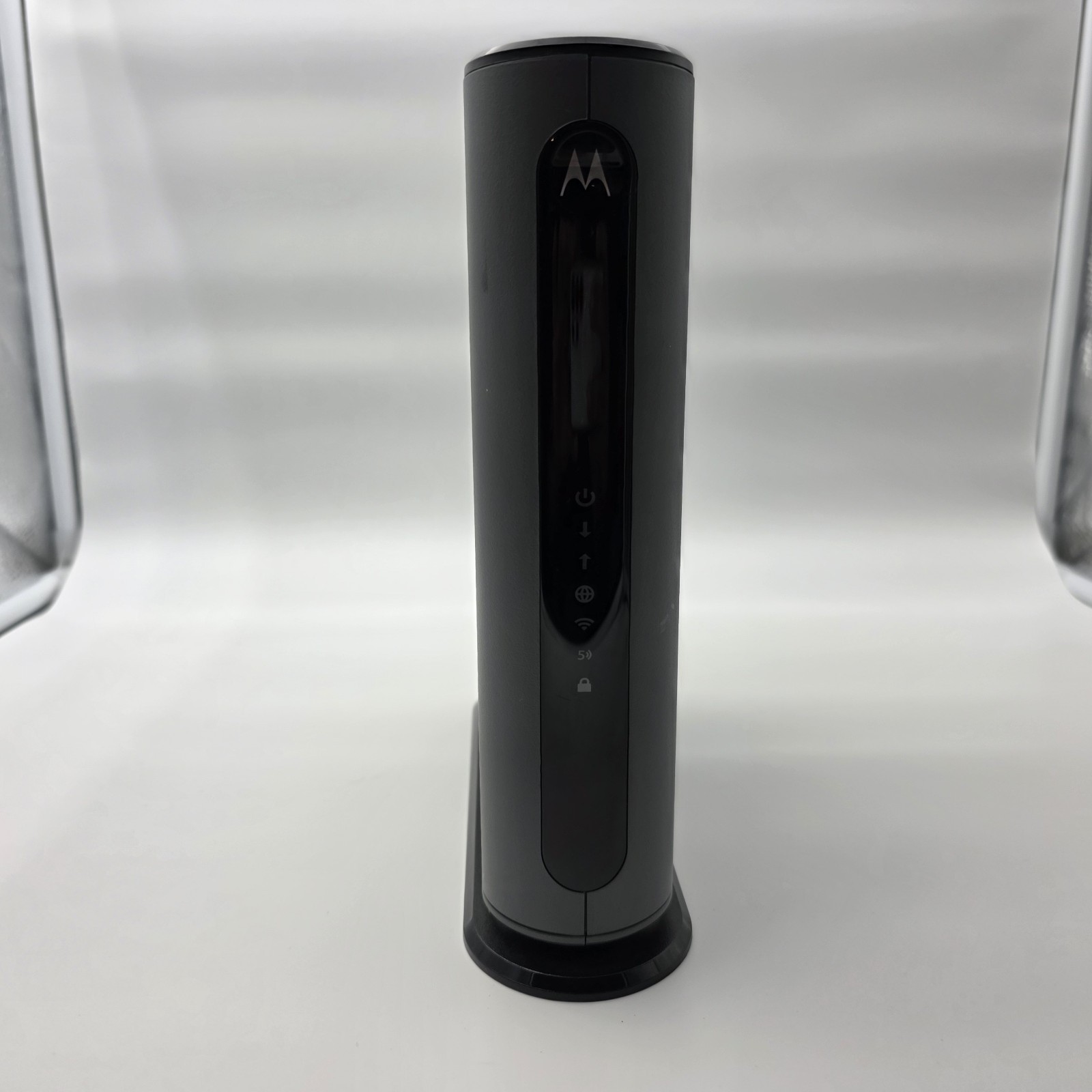 Motorola MG7550 Dual Band AC1900 Cable Modem and Wi-Fi Gigabit Router