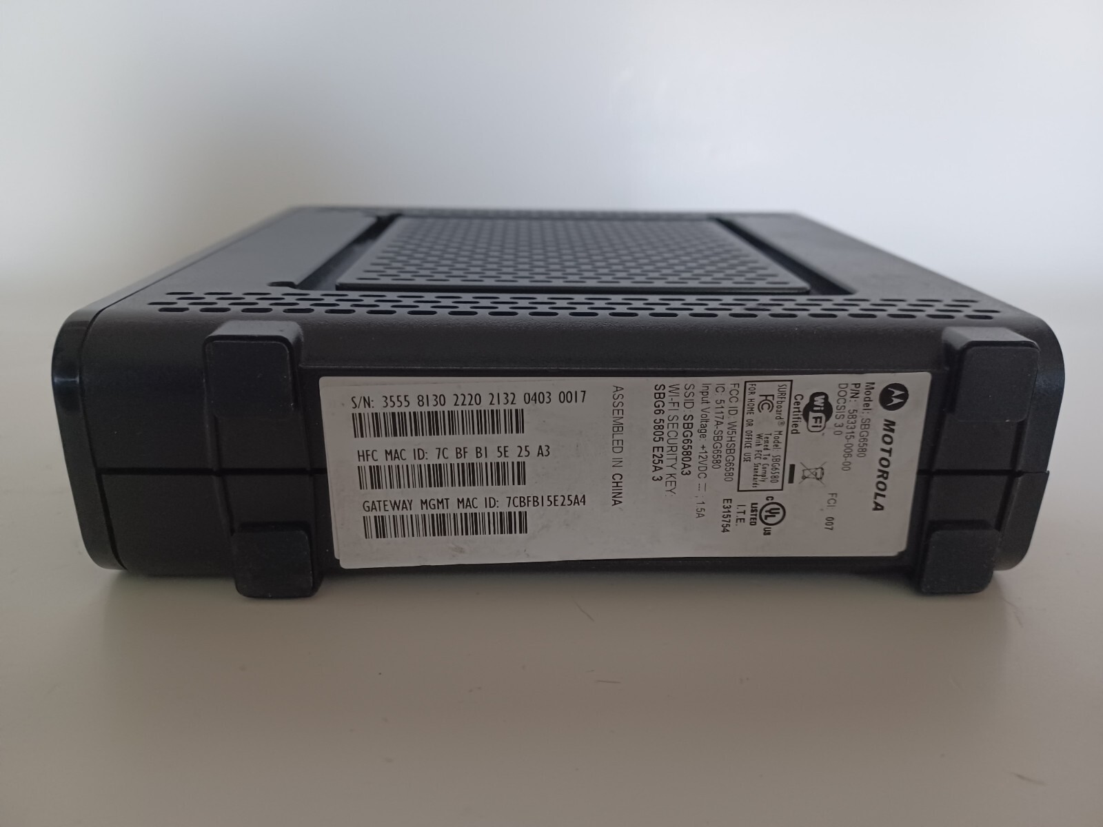 Motorola SBG6580 SURFboard 343 Mbps 4 Port Gigabit Cable Modem