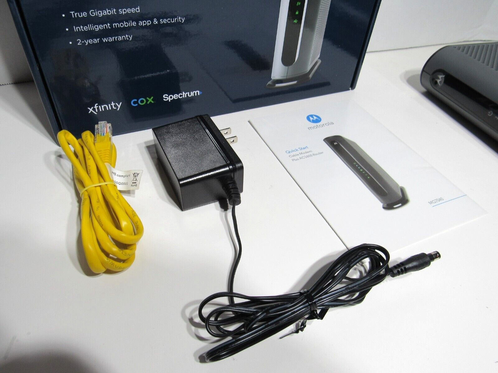 Motorola MG7540 (16×4) Cable Modem + AC1600 Dual Band Wi-Fi Router Combo