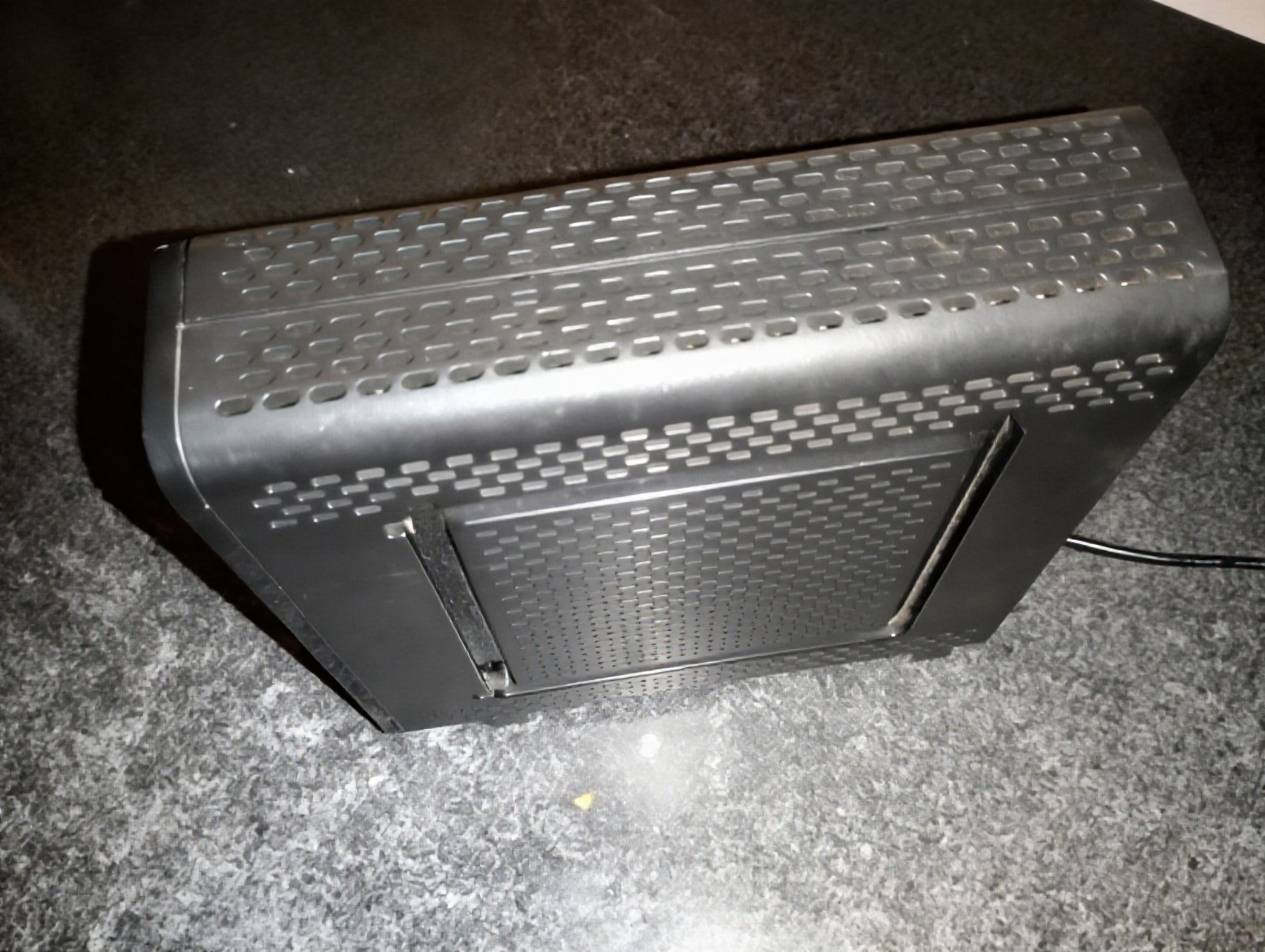 Motorola Surfboard SBG6580 Cable Modem Router With Power Adapter USED