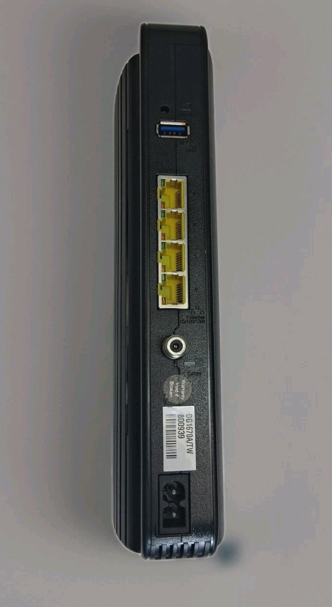 ARRIS SURFboard AC1750 Cable Modem WiFi Router Combo DOCSIS 3.0 Open Box