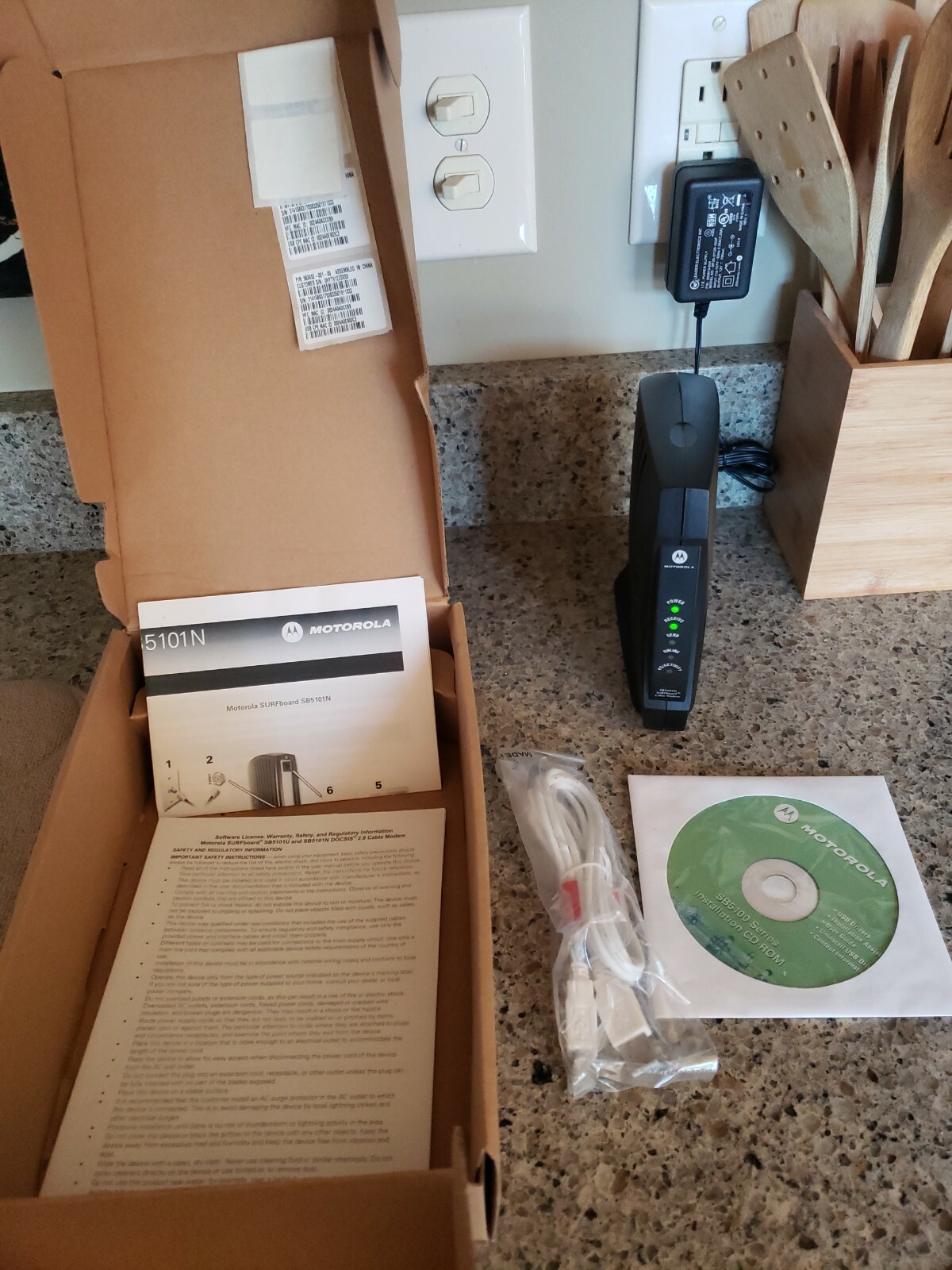 Motorola SURFboard SB5101U (56345-001-01) 38 Mbps Cable Modem