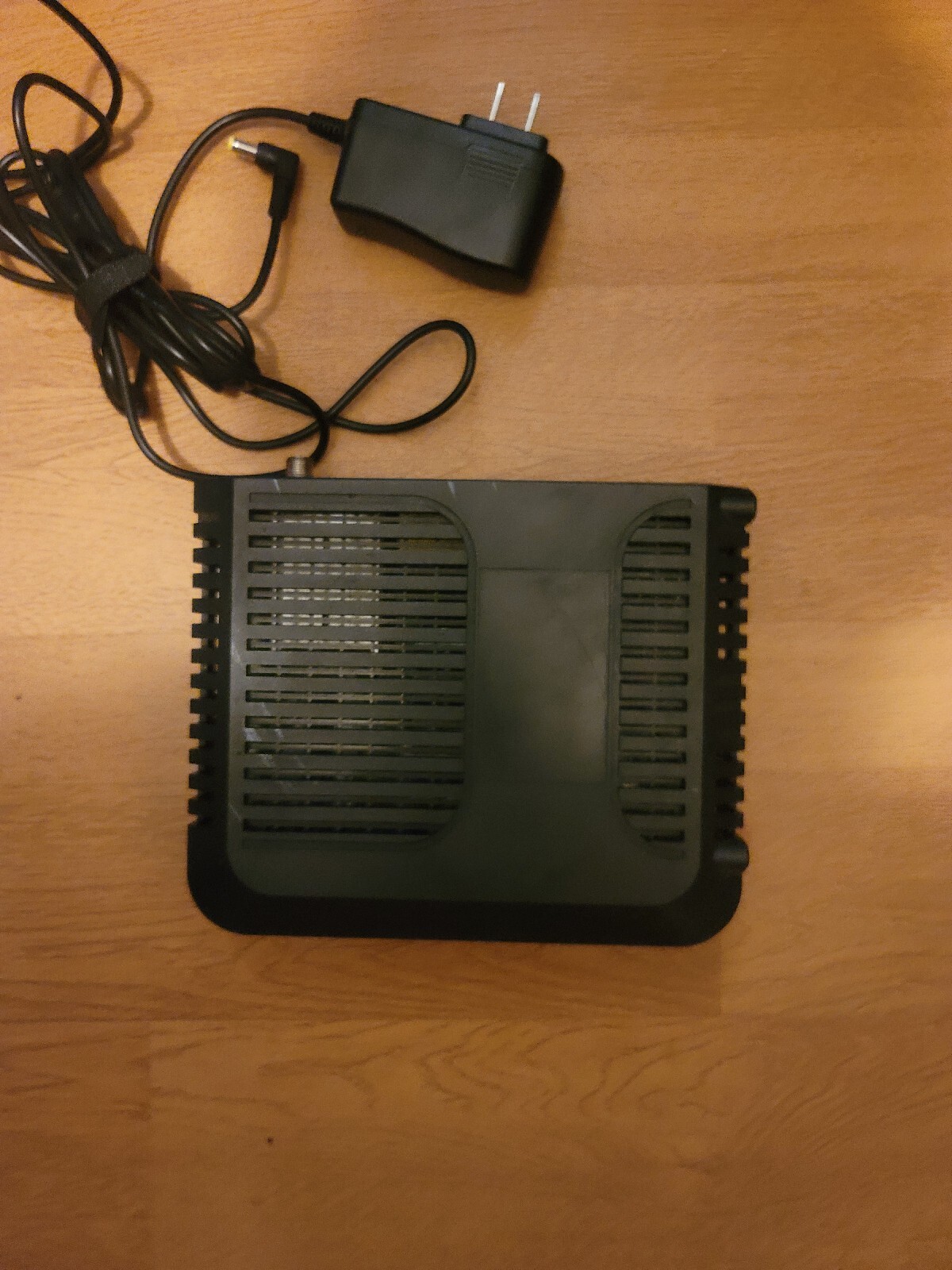 Cisco DPC3825 4 Port DOCSIS 3.0 Gateway LAN Wireless Modem Router w/ Adapter