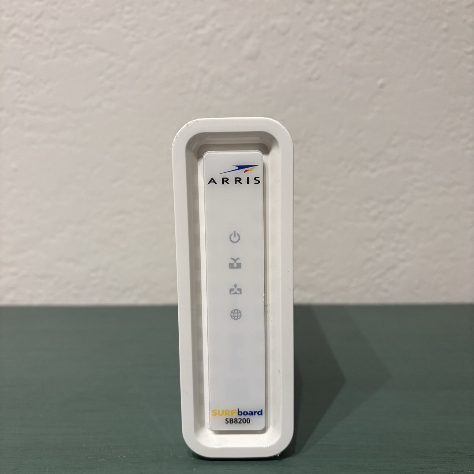 ARRIS Surfboard SB8200 Cable Modem