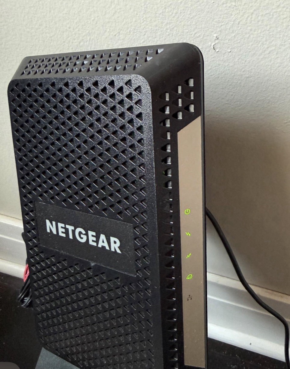 NETGEAR CM1000 Cable Modem DOCSIS 3.0 1000 Mbps Comcast w/ Power Adapter