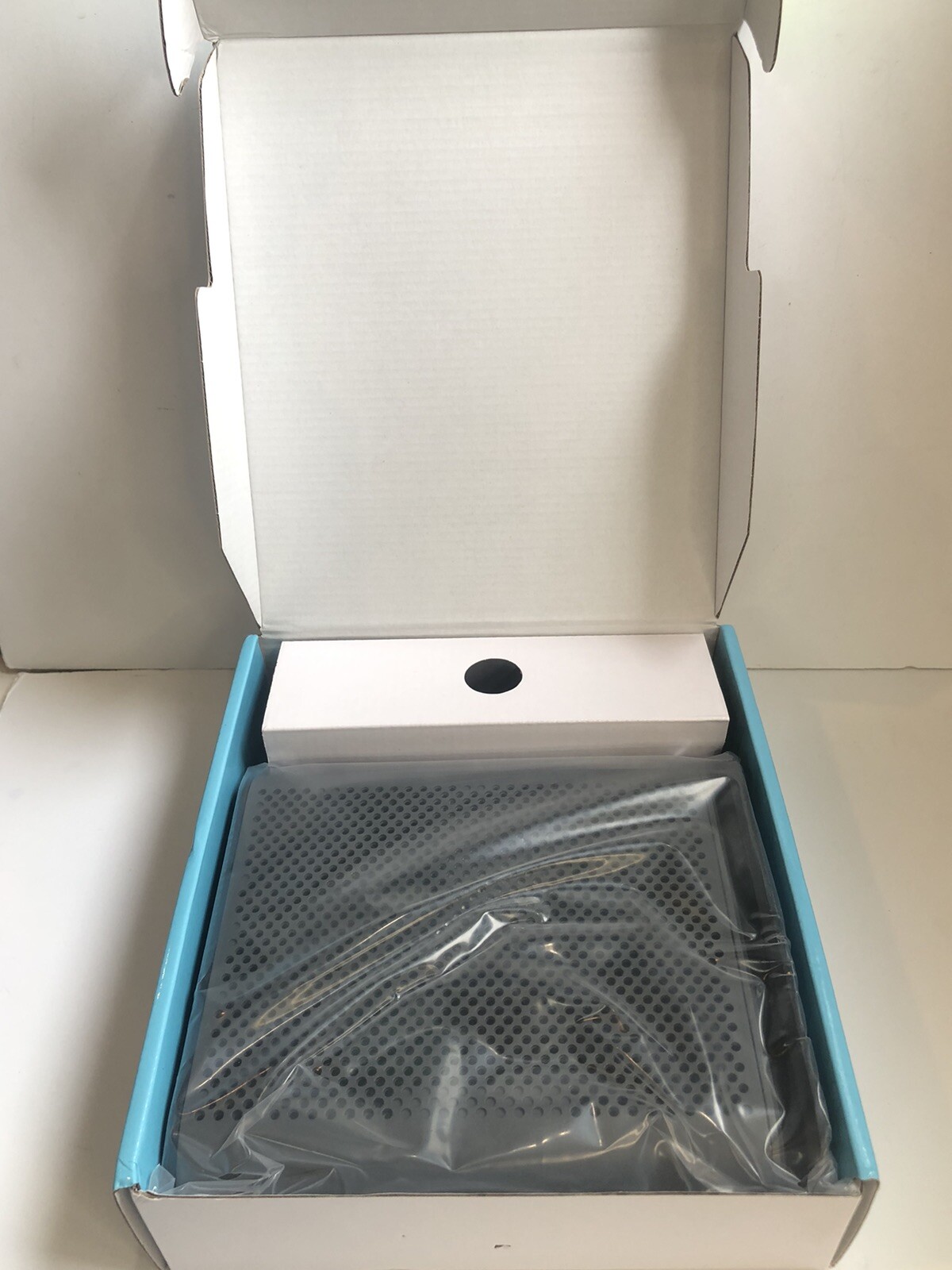 Motorola Cable Modem 24×8 Model MB7621 DOCSIS 3.0 with 24 x 8 Channel Bonding