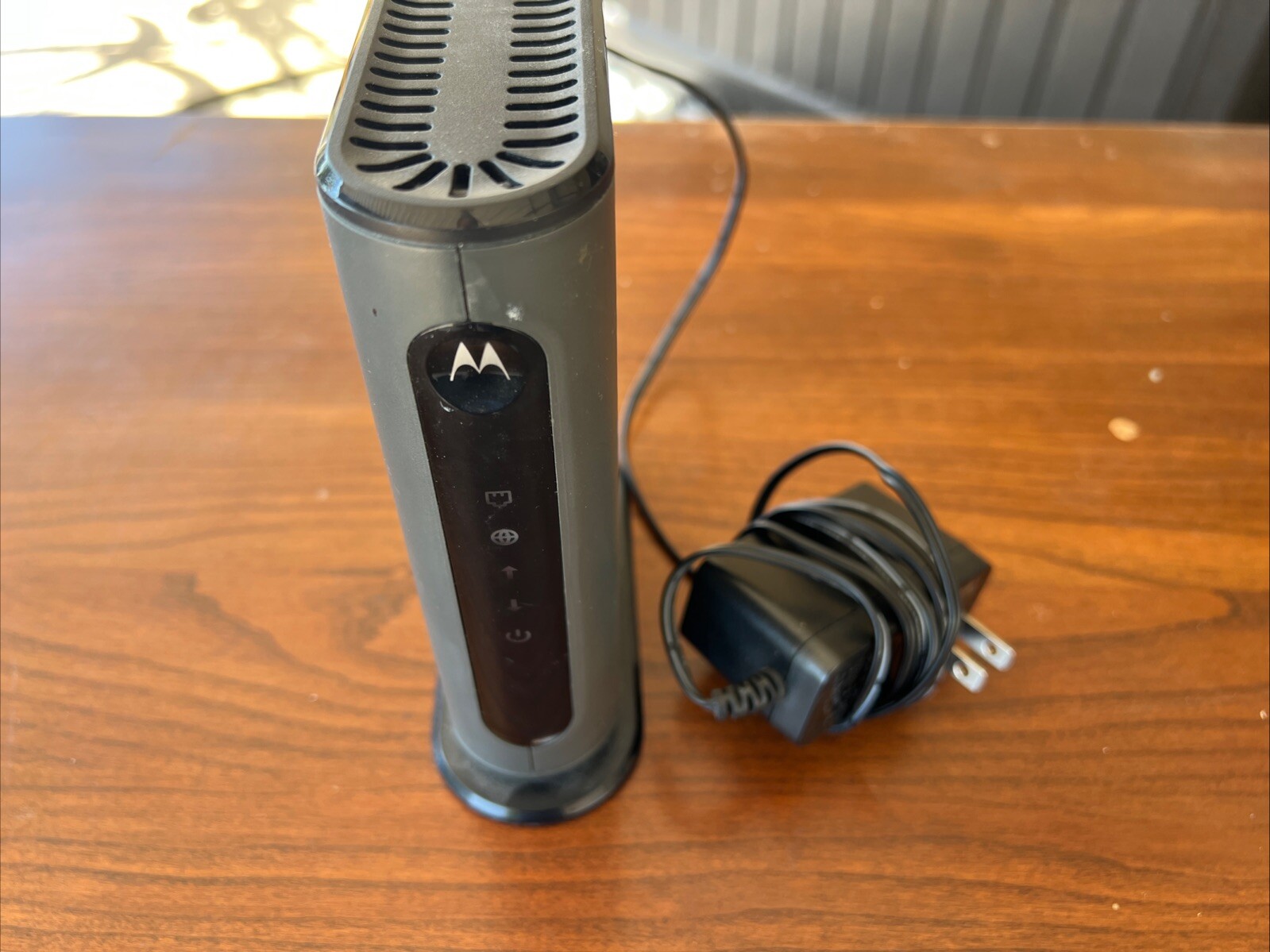 Motorola 8×4 Cable Modem, Model MB 7220, Docsis 3.0 w/ Power Adapter Tested