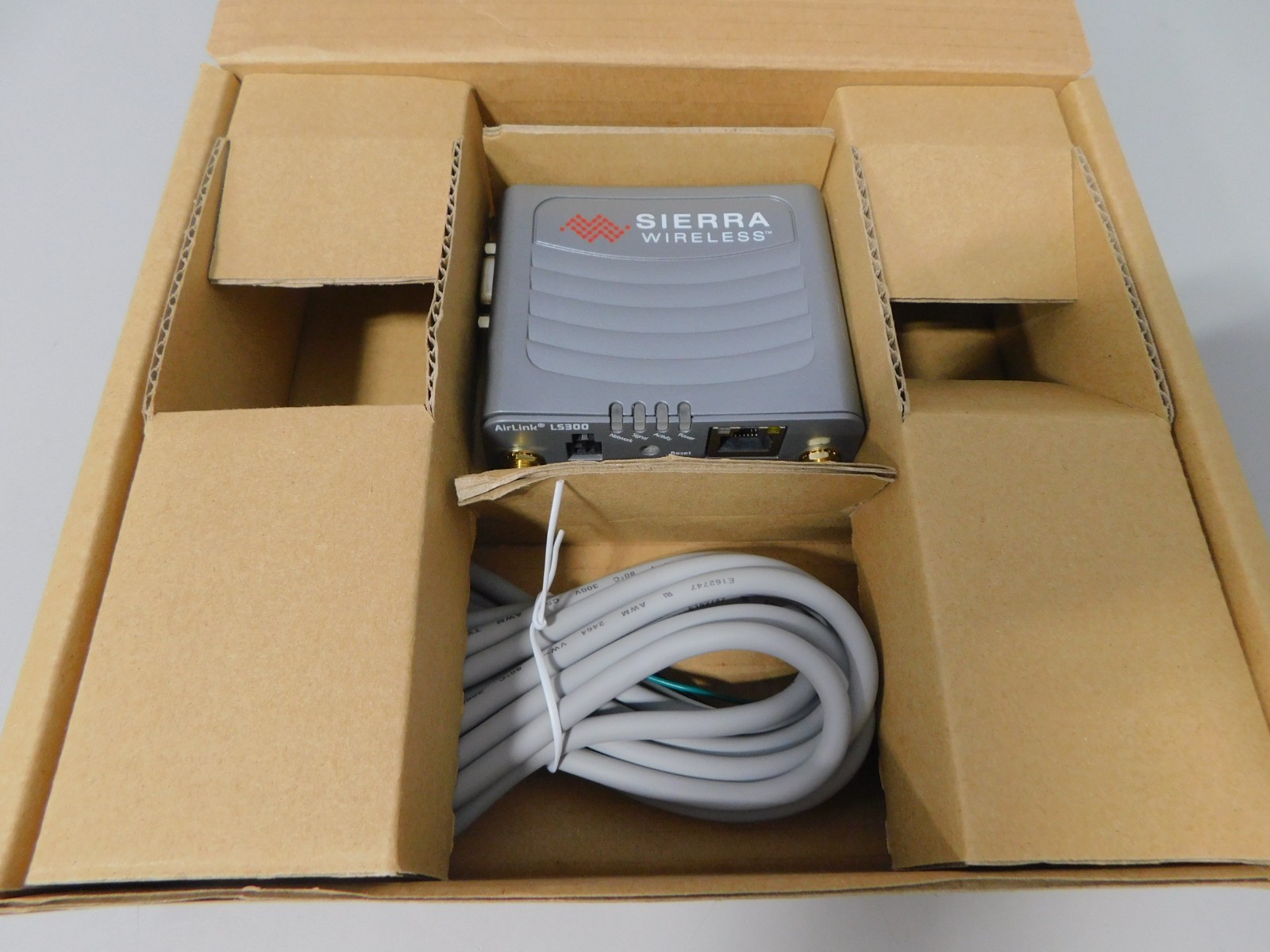 NEW SIERRA WIRELESS AirLink LS300 Industrial 3G Gateway Wireless Router (AT&T)