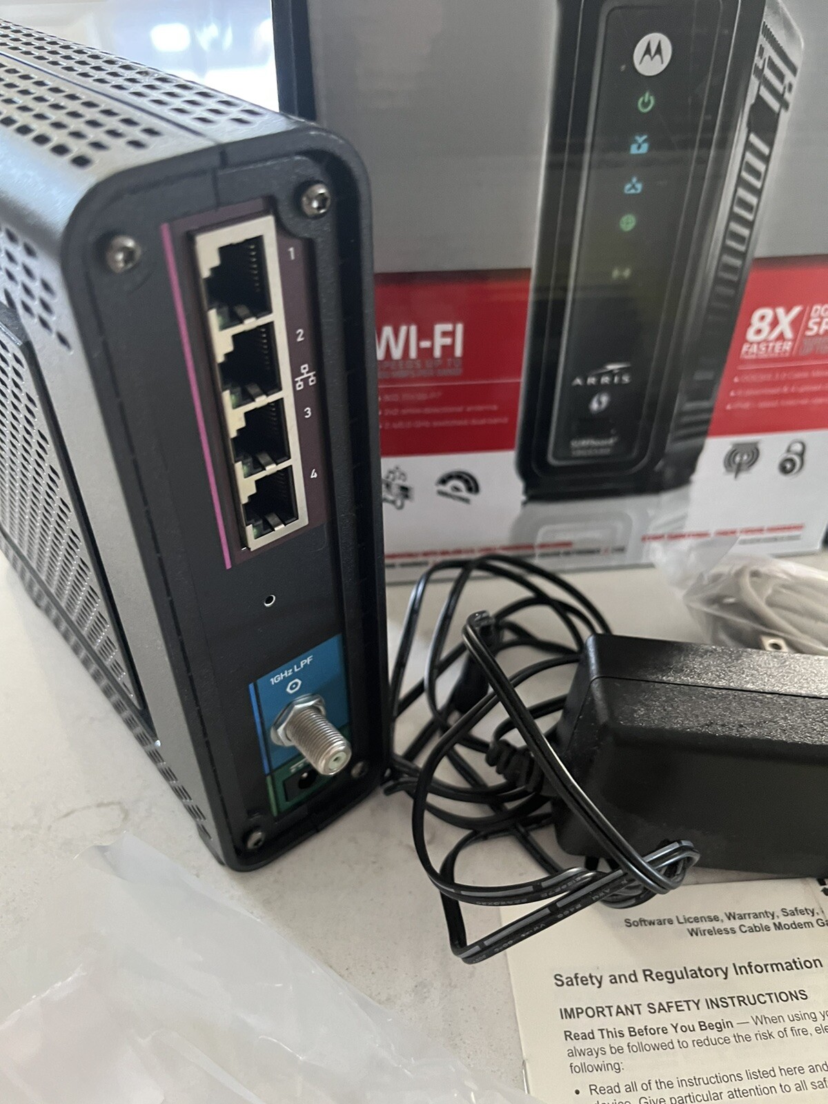 Motorola ARRIS SURFboard SBG6580 DOCSIS 3.0 Cable Modem Wi-Fi Router N300