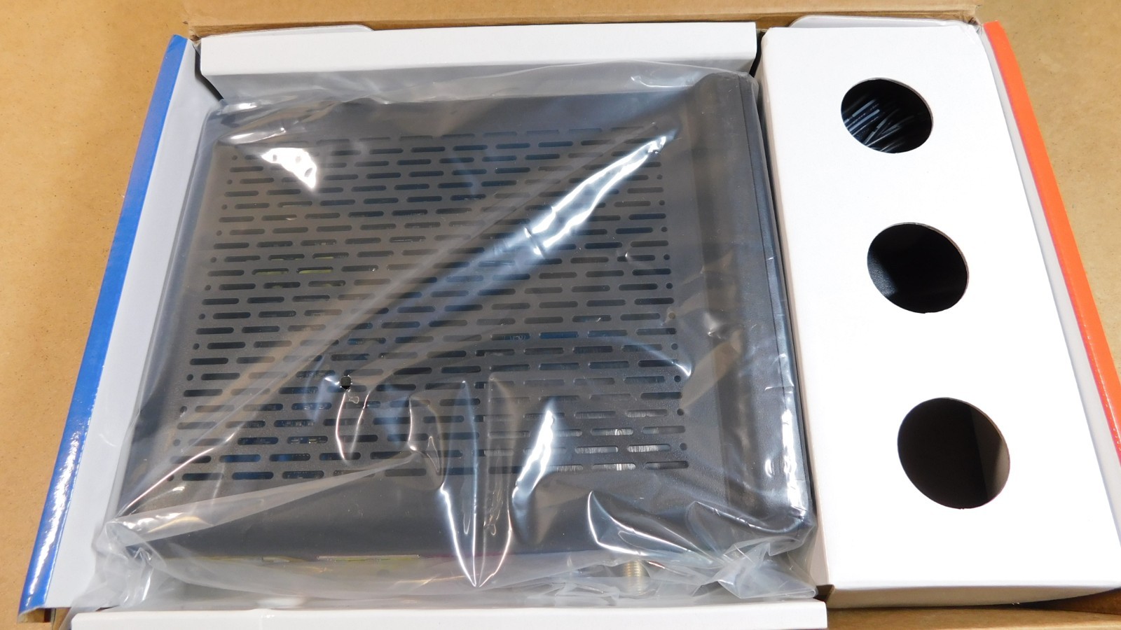 ARRIS SURFboard T25 DOCSIS 3.1 Internet & Voice Modem