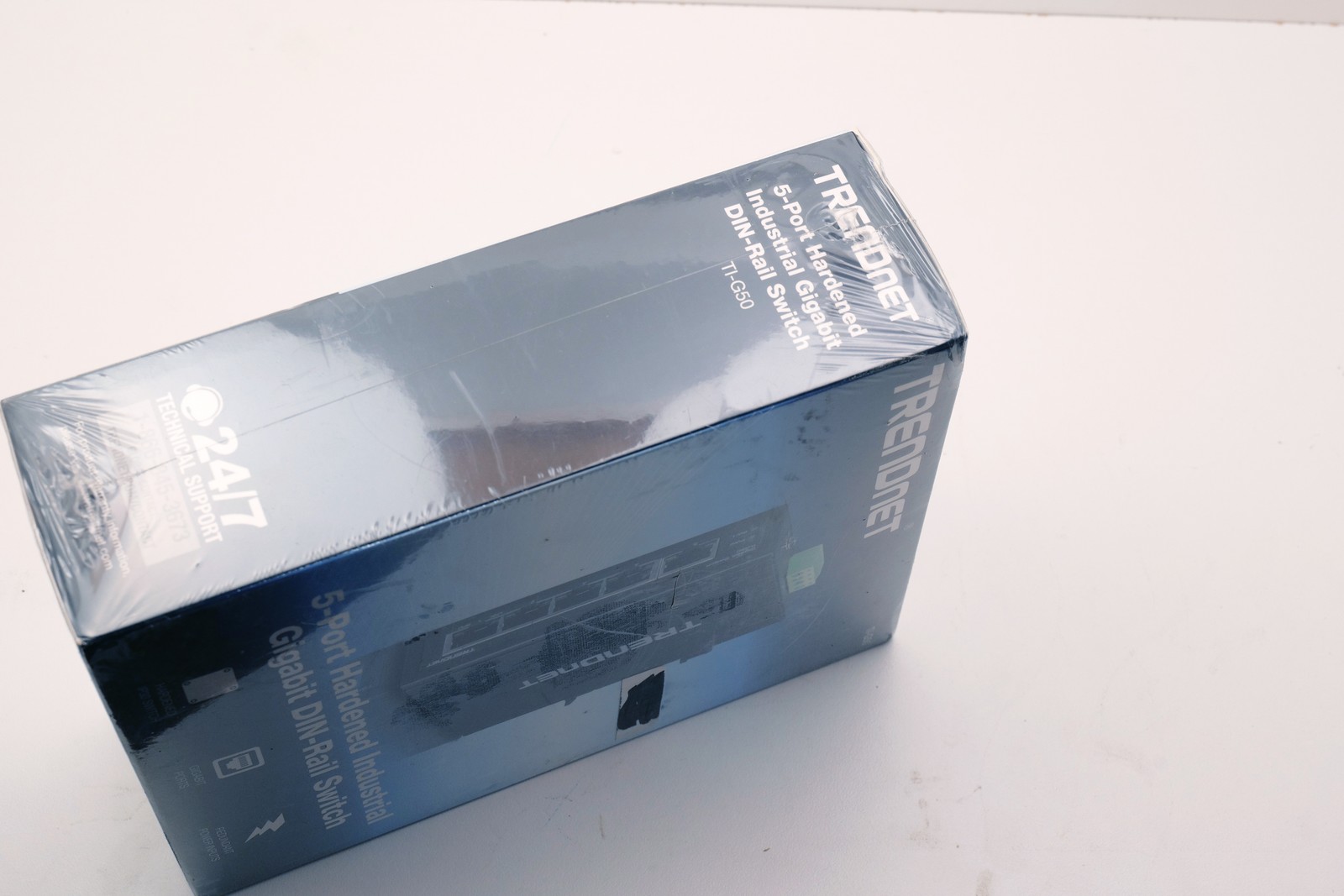 TRENDnet TI-G50 5-Port Hardened Industrial Gigabit DIN-Rail Switch – New