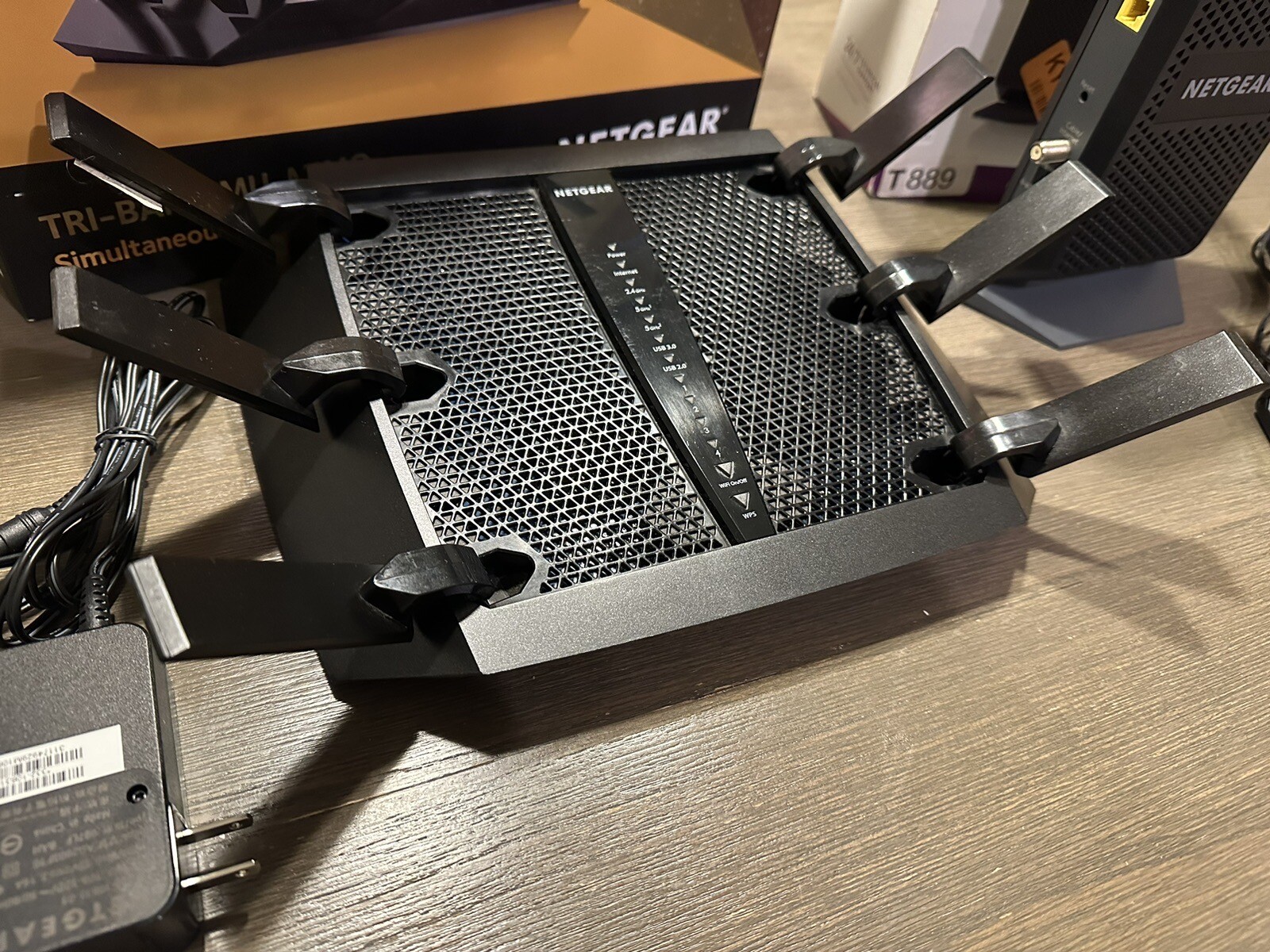 NETGEAR CM600-1AZNAS 960Mbps DOCSIS 3.0 Cable Modem & NETGEAR Nighthawk X6s