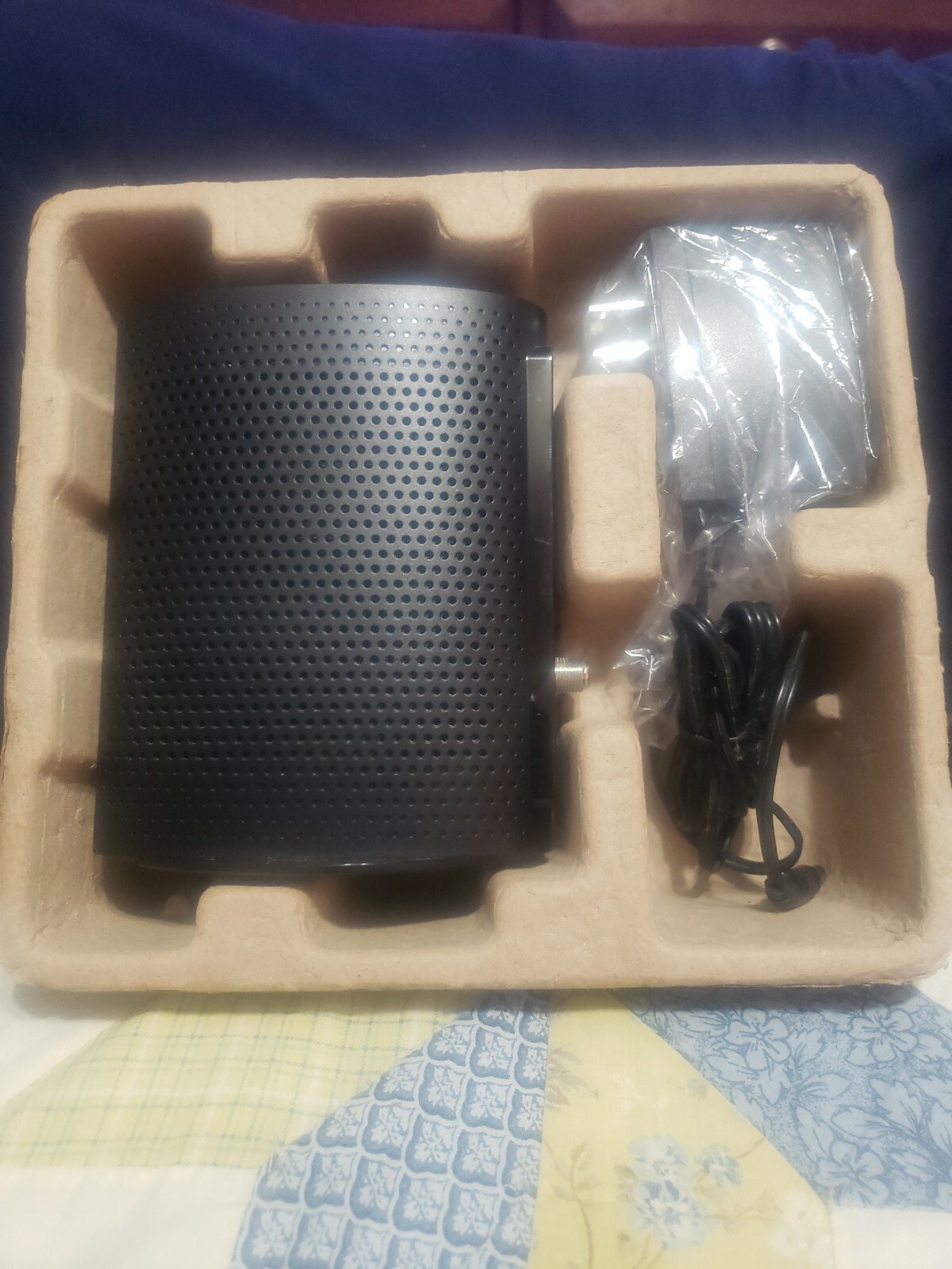 TP-Link DOCSIS 3.0 High Speed Cable Modem TC-7610 Gigabit 8×4 Gaming Streaming