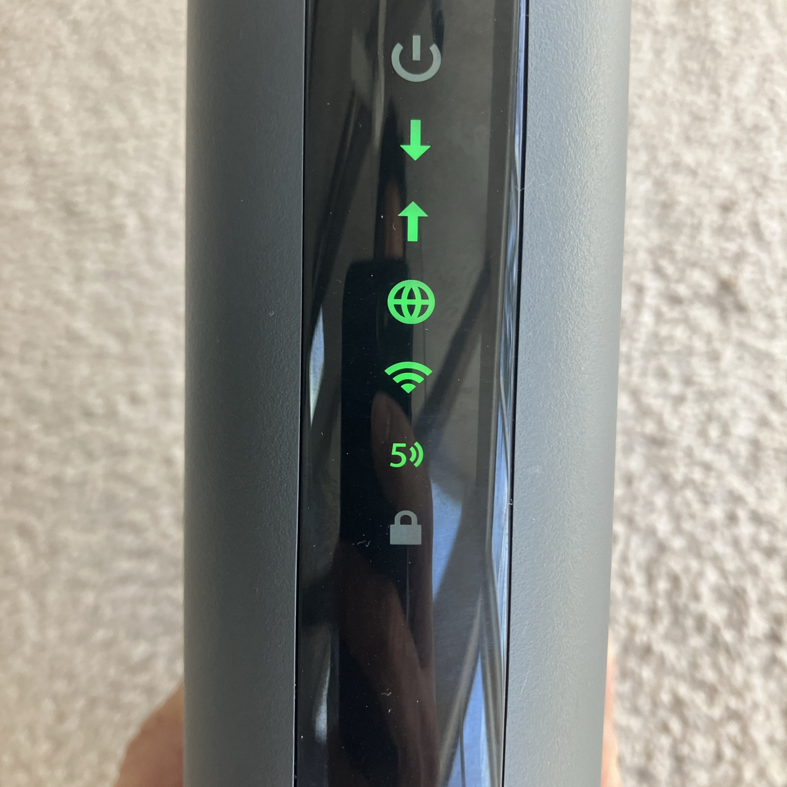 Motorola MG7540 3.0 16×4 Cable Modem Plus AC1600 WIFI Router