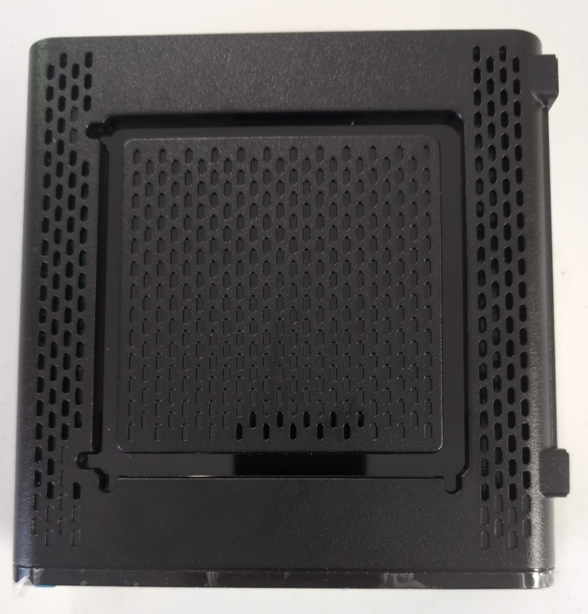 OPEN BOX – ARRIS SBG10 SURFboard AC1600 Dual-Band Cable Modem Router – Black