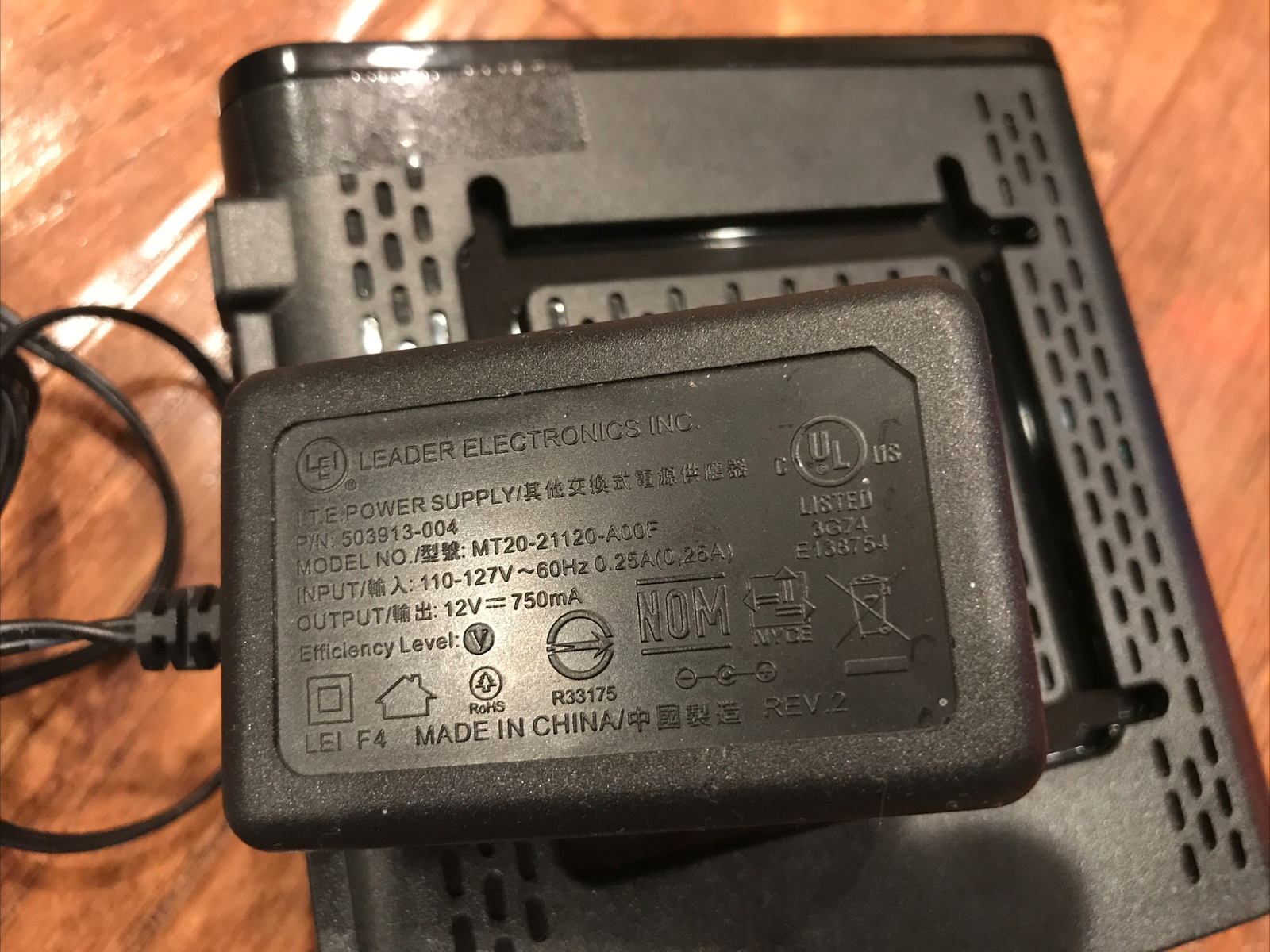 MOTOROLA Arris SurfBoard SB6121 DOCSIS 3.0 Cable Modem w/PowerCord @@Used
