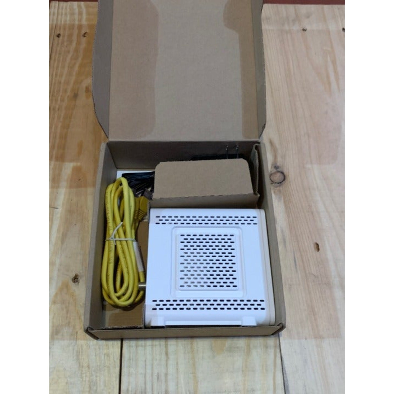 ARRIS Surfboard Factory (32×8) DOCSIS 3.0 Cable Modem (SB6190-RB)
