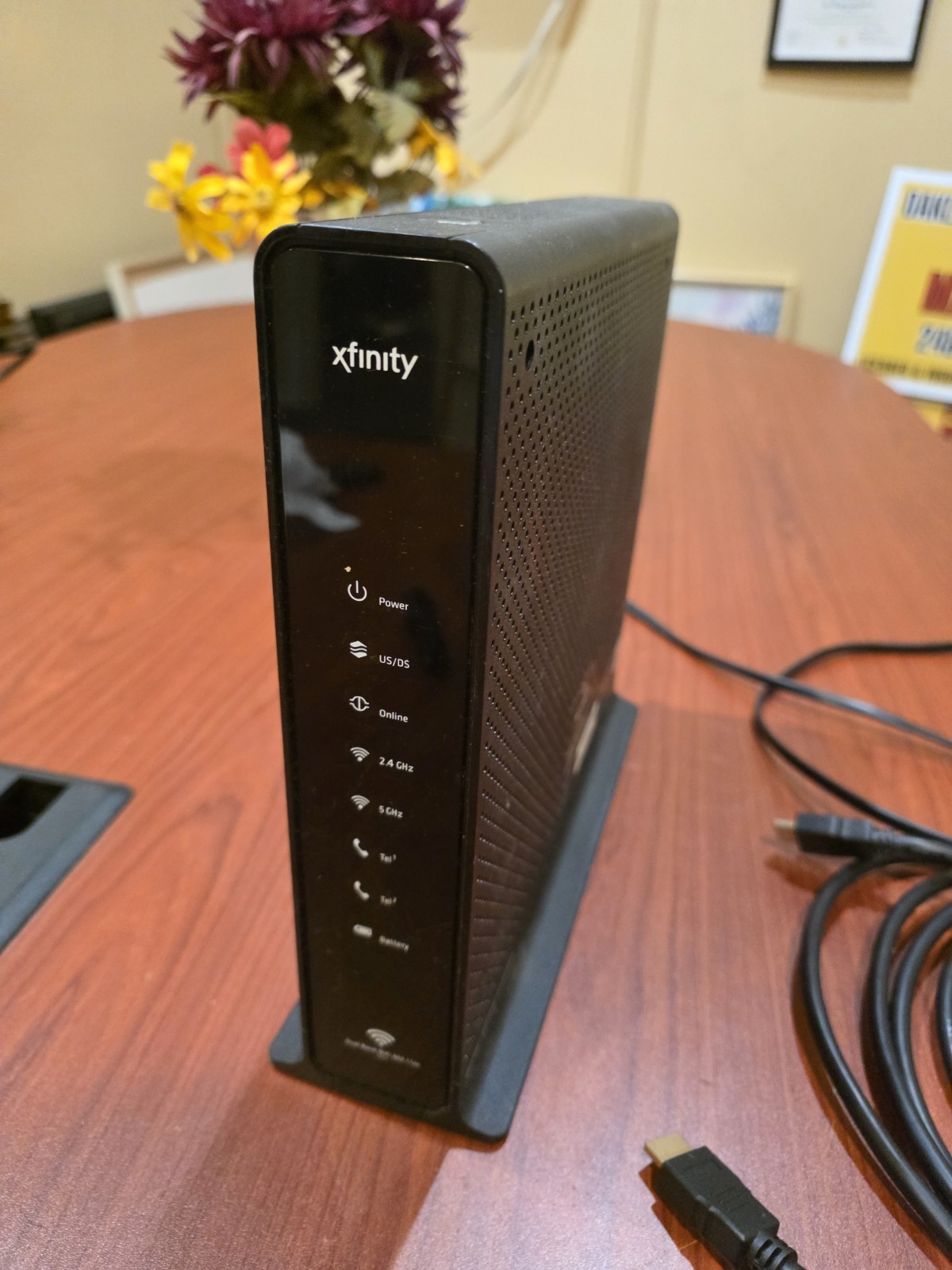 ARRIS Panoramic TG1682G Modem Wireless Dual Band Router with Cord & HDMI Cable!
