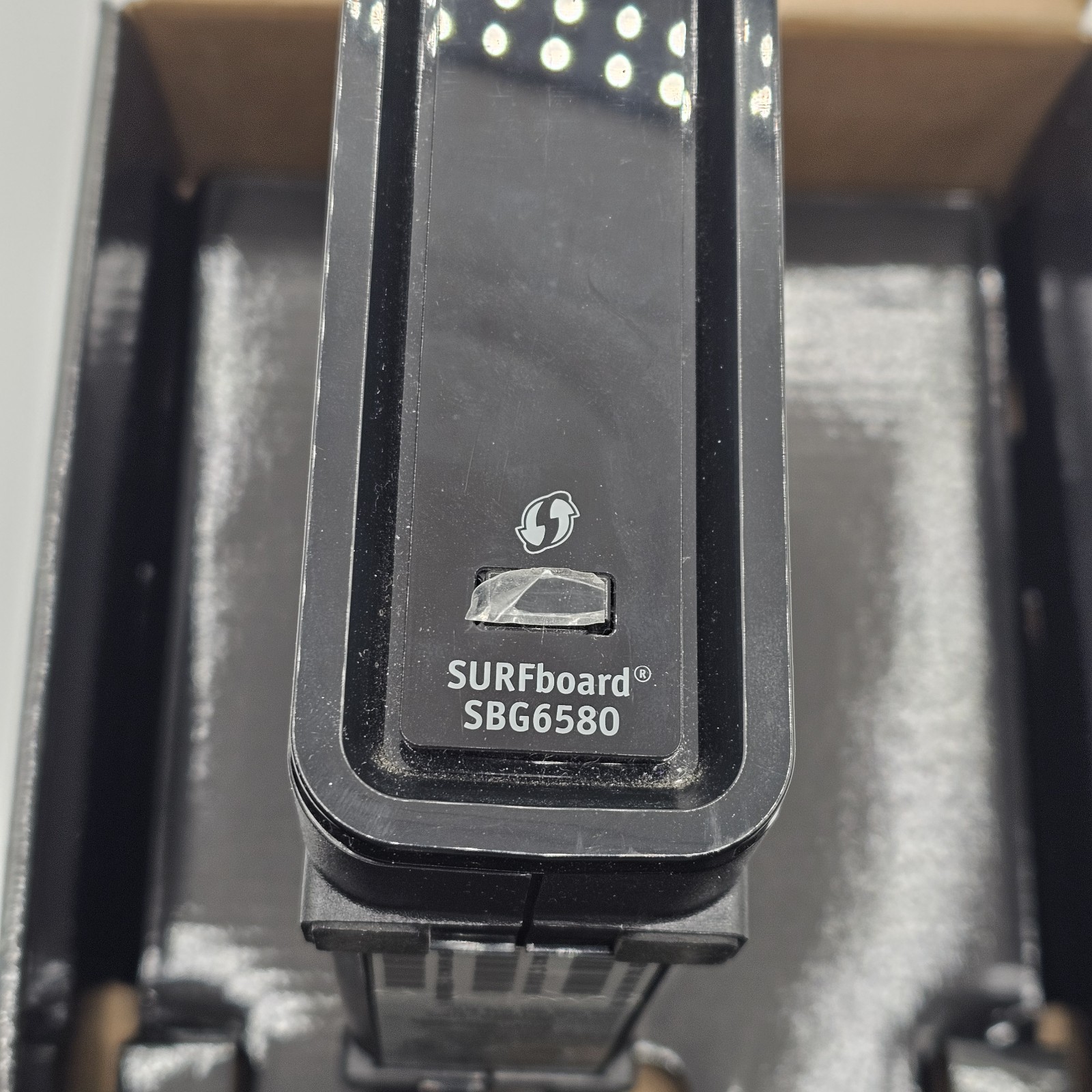 ARRIS Motorola SURFboard SBG6580 Modem & Wi-Fi Router N300 Dual Band – Powers On