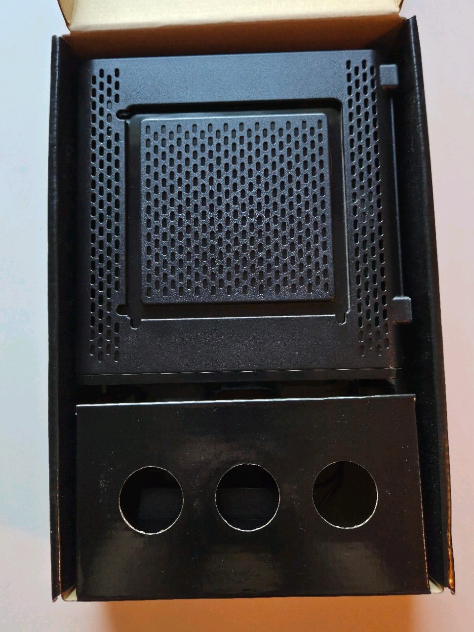 NEW Motorola ARRIS SURFboard SBG6580 DOCSIS 3 Cable Modem and Wi-Fi Router N300
