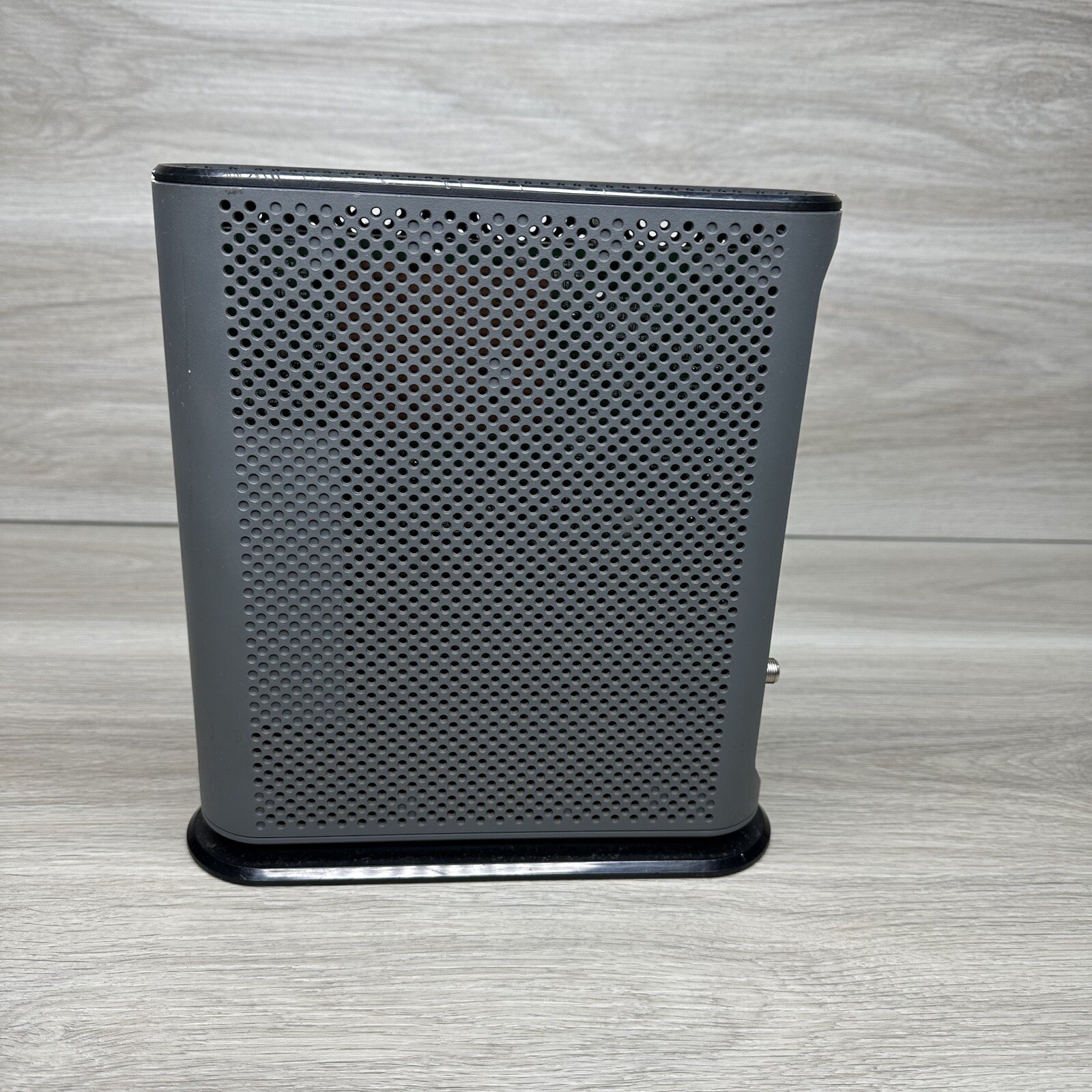 Motorola MG7550 16×4 Cable Modem Plus AC1900 Wi-Fi Router 2.4G/5G