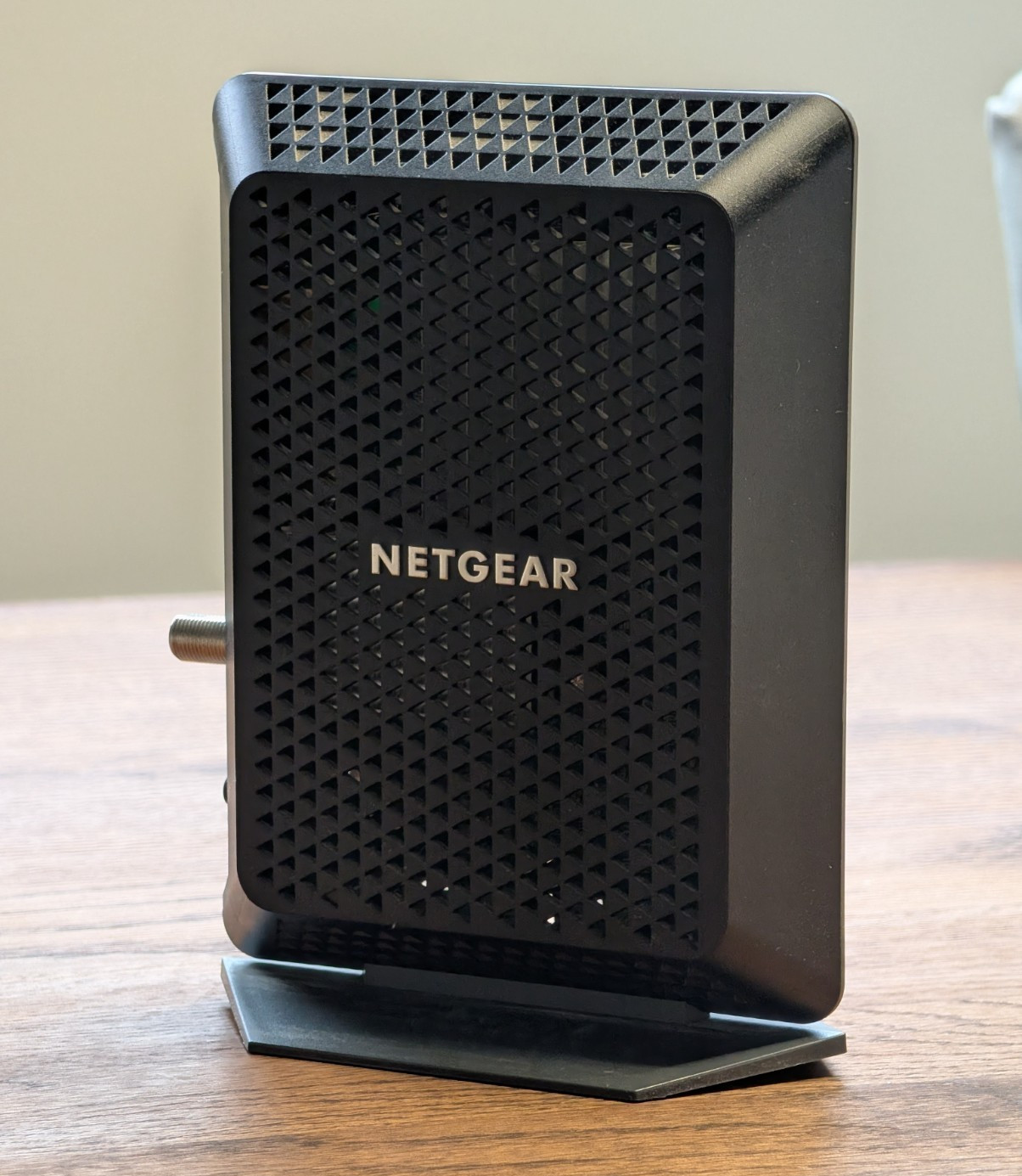 NETGEAR CM700 DOCSIS 3.0 Cable Modem 960 Mbps Black Coax & Ethernet