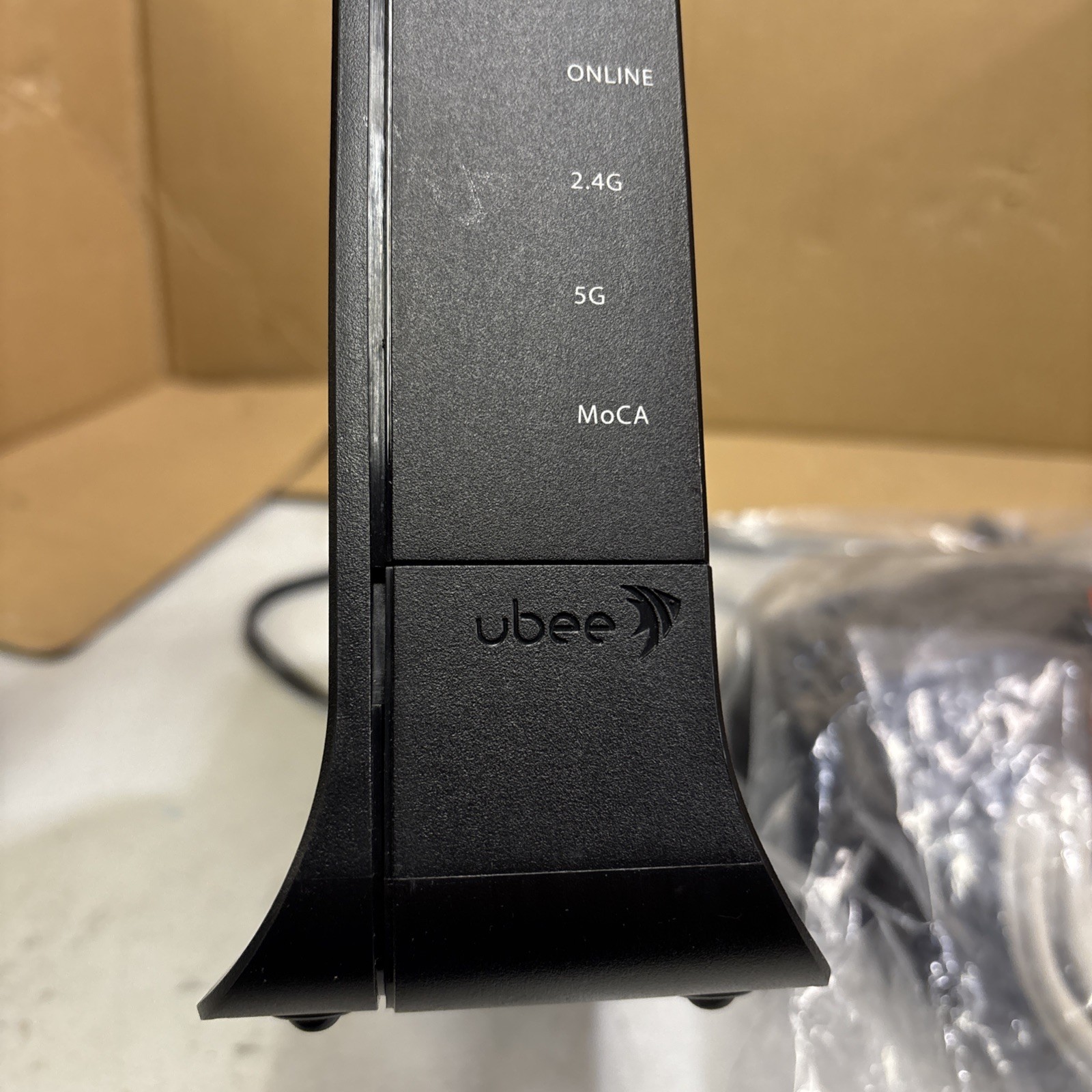 UBEE DDW36C Cable Modem Router DOCSIS 3.0 Dual Band N600 4 Gigabit Ports